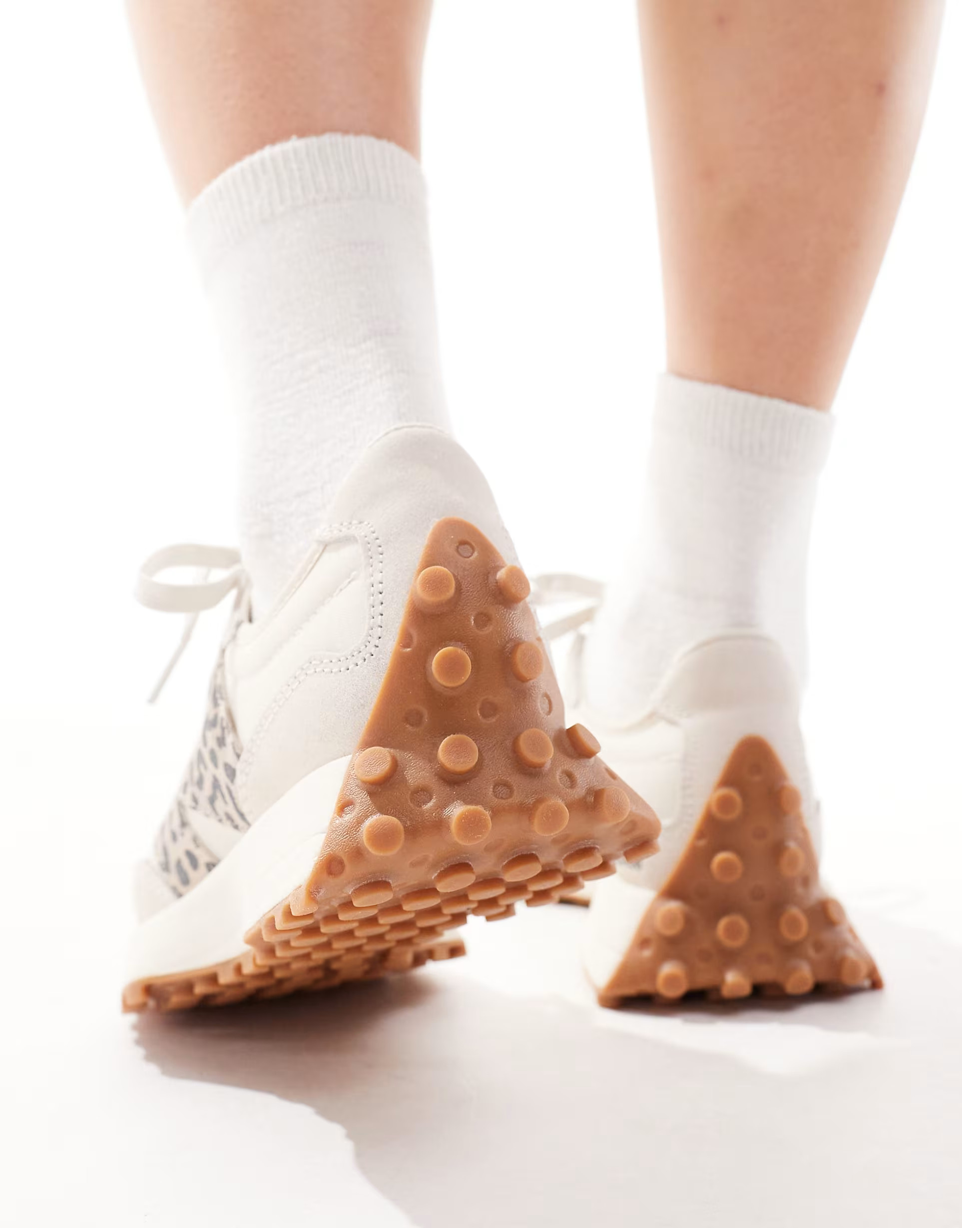 New Balance 327 animal trainers in off white and leopard | ASOS (Global)