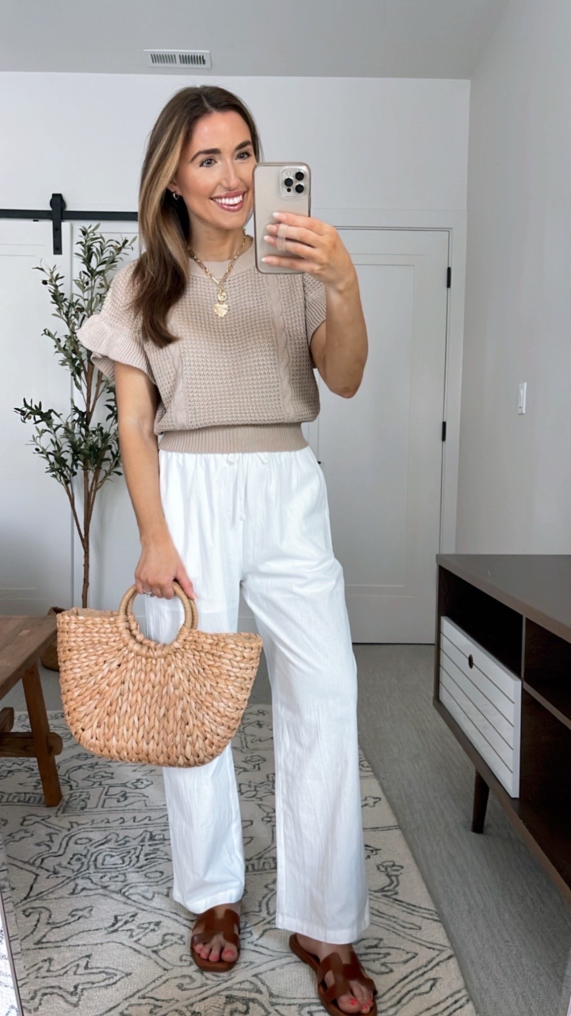 Love a good white linen pants!

#LTKootd #LTKWorkwear #LTKSeasonal