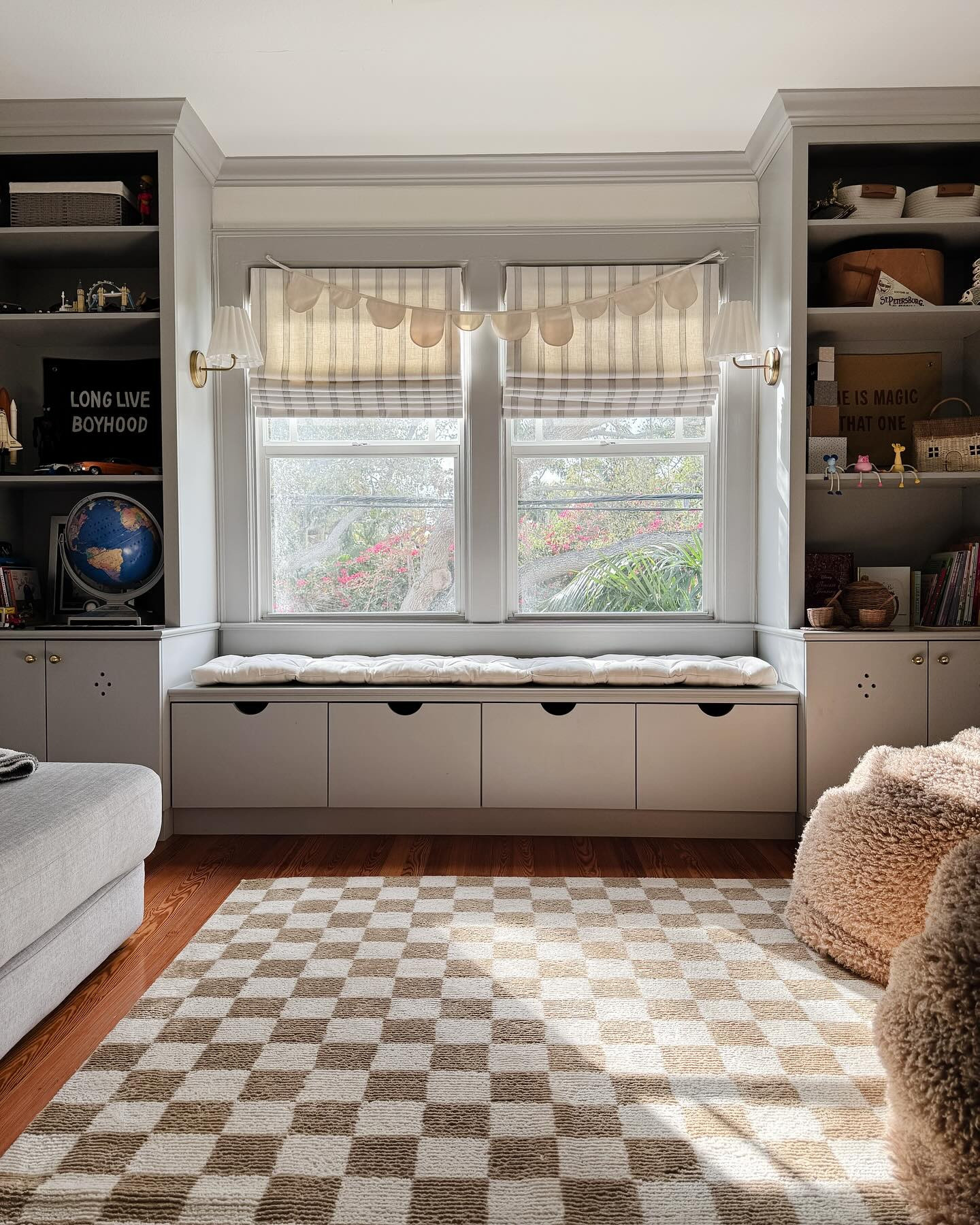 sometimes the house tells you what it wants. this wall was *begging* for built-ins, and that window *needed* a bench. who am I to tell them no?