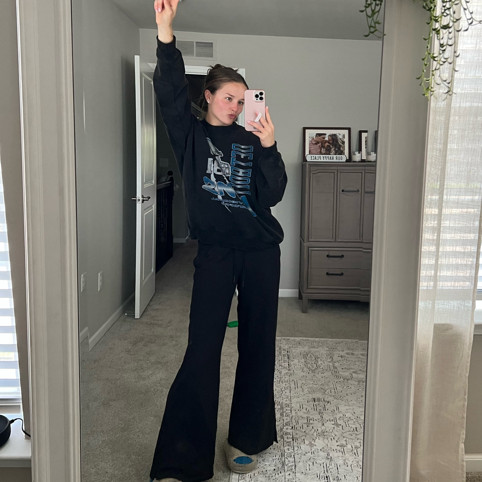 in my Sunday sweats best 🩵 size small sweatpants. Sweatshirt sold in store for Detroit Lions 👏🏻

#LTKfindsunder100 #LTKSeasonal #LTKfitness