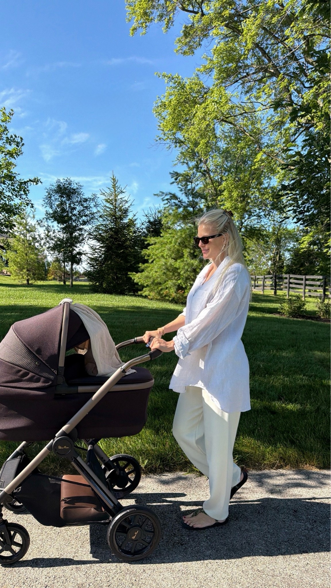 SIZE: med in top & pants (sized up for pregnancy/postpartum), shoes run tts. #kathleenpost

Postpartum outfit, newborn baby phase

#LTKBaby #LTKmomlife #LTKSeasonal