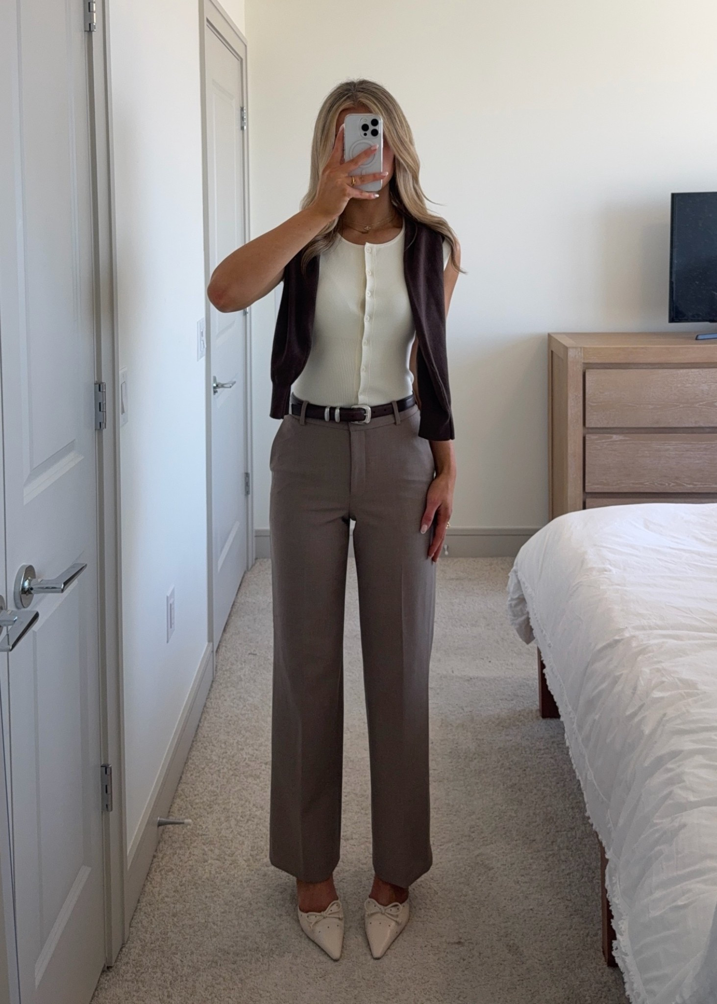 another 2 of my favorite staple pieces from @Aritzia styled for the office! 👩🏼‍💼🤎

#LTKootd #LTKWorkwear