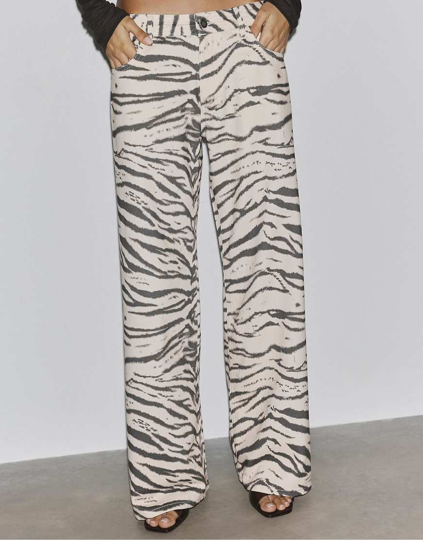 Stradivarius Wide-leg trousers in stone-White | ASOS (Global)