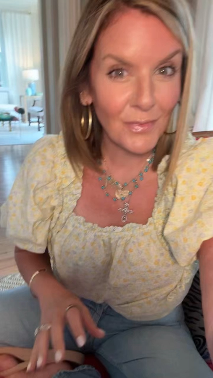 
My hands may look old but my skin won't! 

I didn’t have time to do my makeup the other day… and someone told me my skin looked good so I thought I'd share what I'm doing! 

I switched to this oil cleanser from the heavens! Not even kidding! I borrowed some when we were in Wisconsin and my life changed! Ha! 

And then I started adding 1 drop of this sunless tanner to my moisturizer each night! 

I use this moisturizer heavy at night and light in the morning! 

#LTKmorningroutine #LTKselfcare #LTKOver40