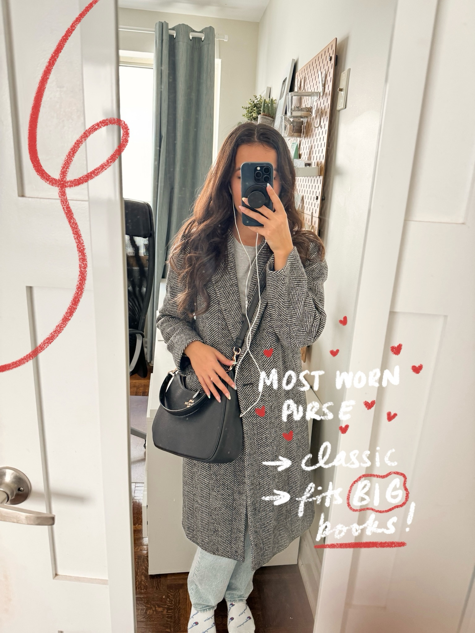 My most worn bag? The viral “book” purse (Coach’s Teri Hobo)….love how classic and roomy it is 🥰

#LTKItBag #LTKWorkwear