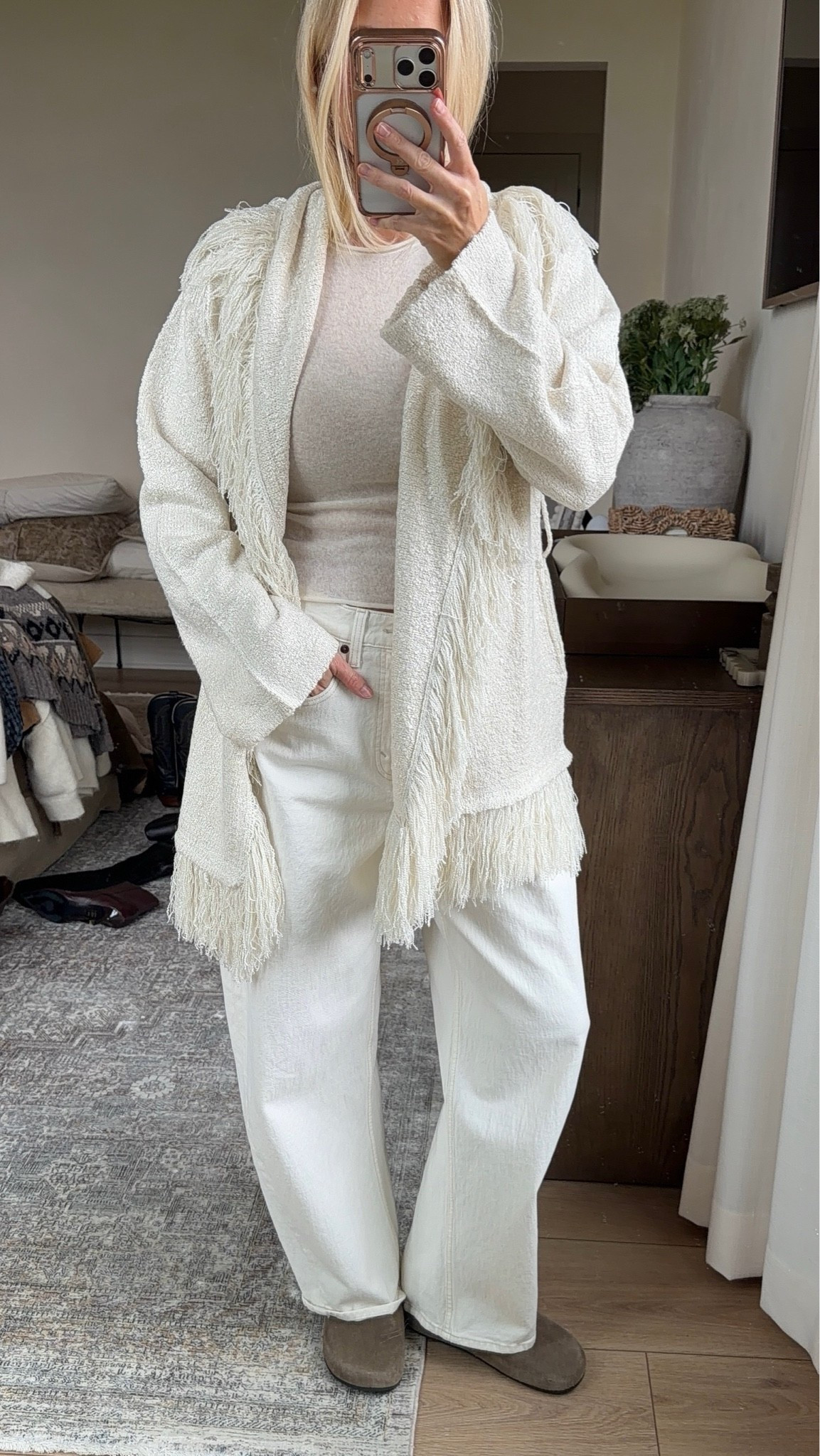 SIZE: small in cardigan ($$ - also linked similar), med in tee, 29 reg in pants, shoes run tts (linked similar)! #kathleenpost

Fall transition outfit, mountain chic, casual mountain outfit, mountain vacay

#LTKootd #LTKTravel