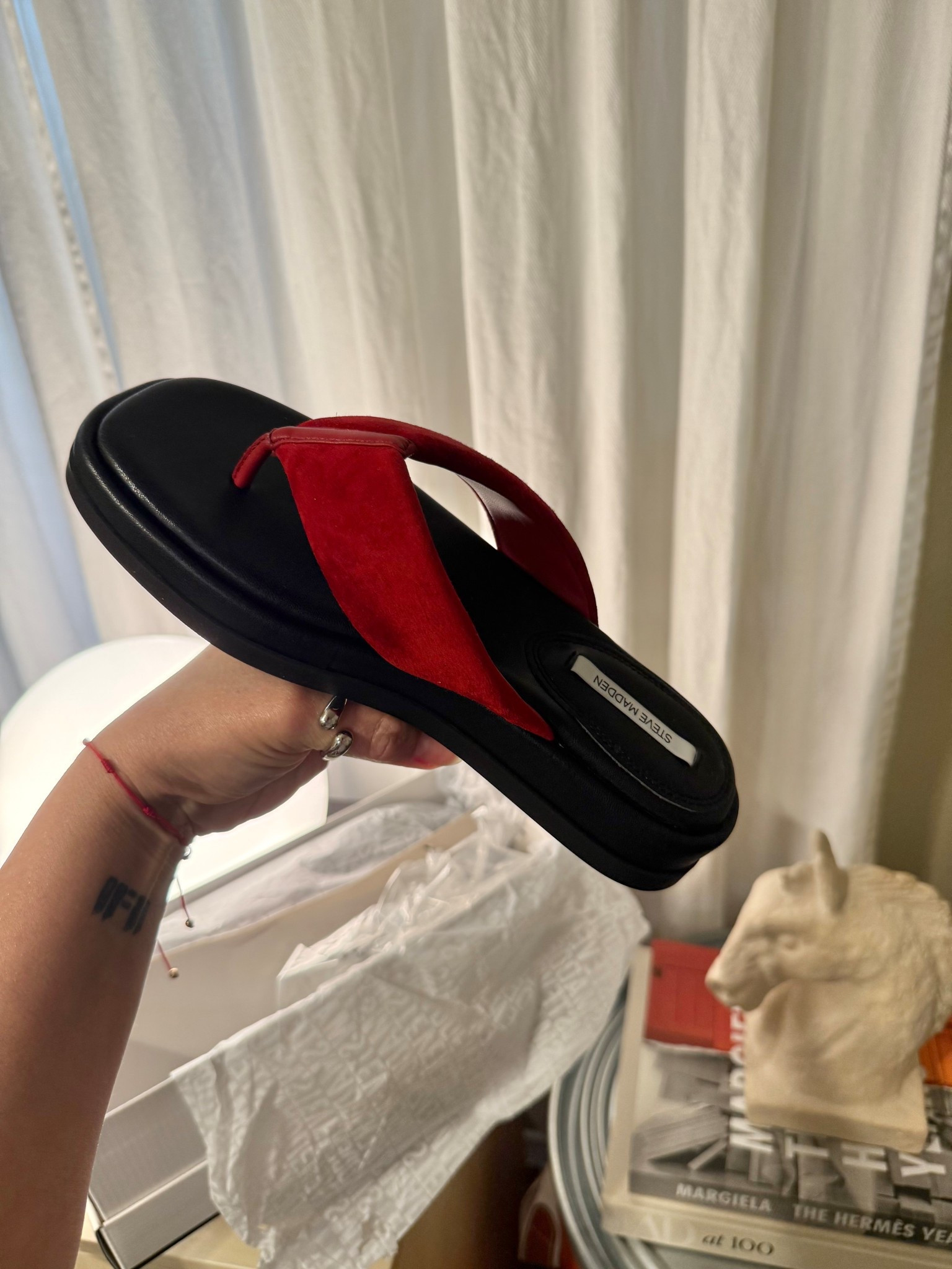 Stunning in red suede!❤️✨ @stevemadden-us #bellasandals #stevemadden #sandals #suedesandals #redsandals #summersandals #summer #spring #flipflops #luxury #affordable #shoes

#LTKootd #LTKSeasonal #LTKgrwm