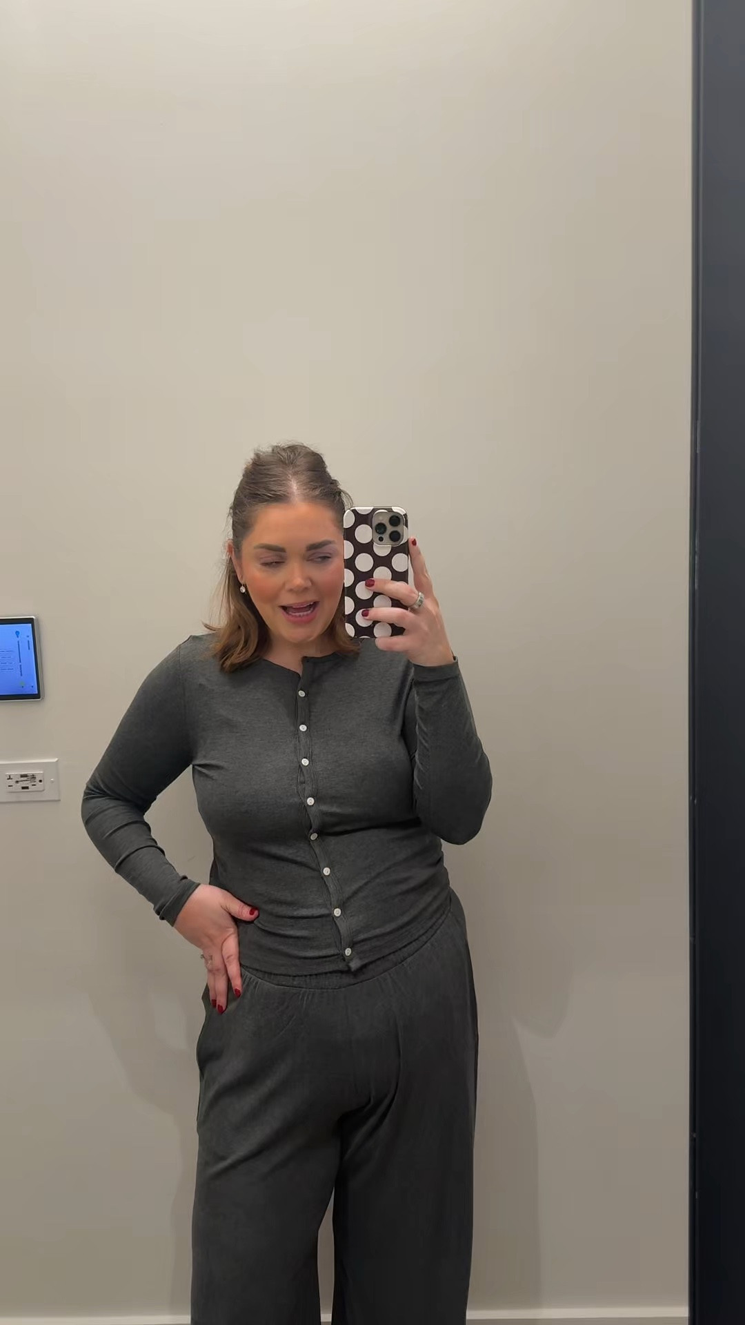 Abercrombie lounge set on sale wearing medium in top and large in pants