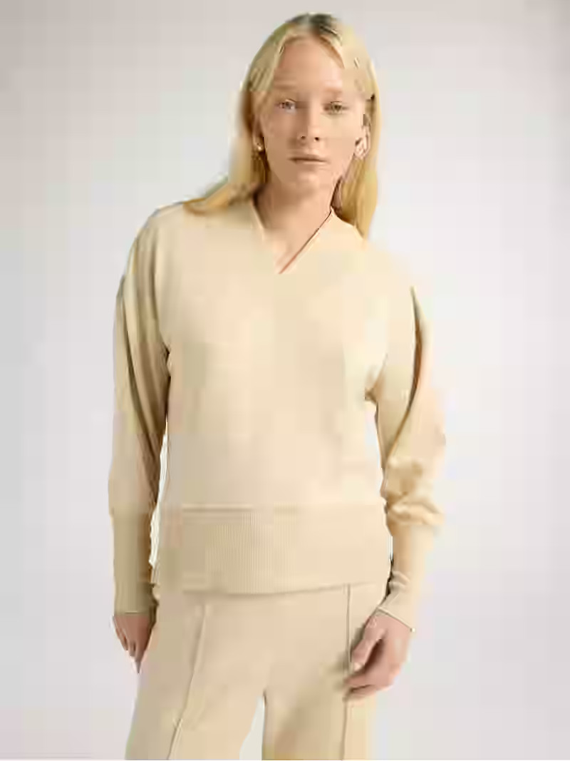 Scoop Women's and Women's Plus Ultimate ScubaKnit V-Neck Sweatshirt, Sizes XS-4X | Walmart (US)