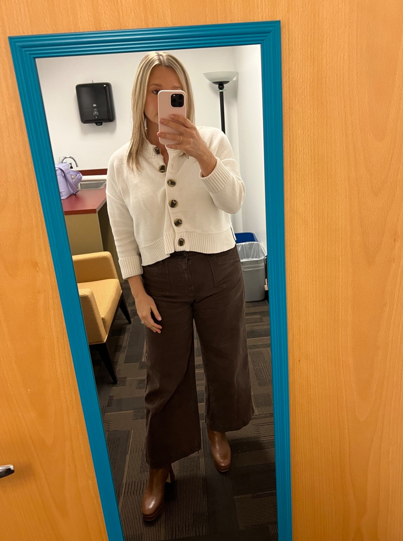 Chunky cropped sweater from Quince that comes in 11 different colors! I’m wearing ivory in a size small 🤍