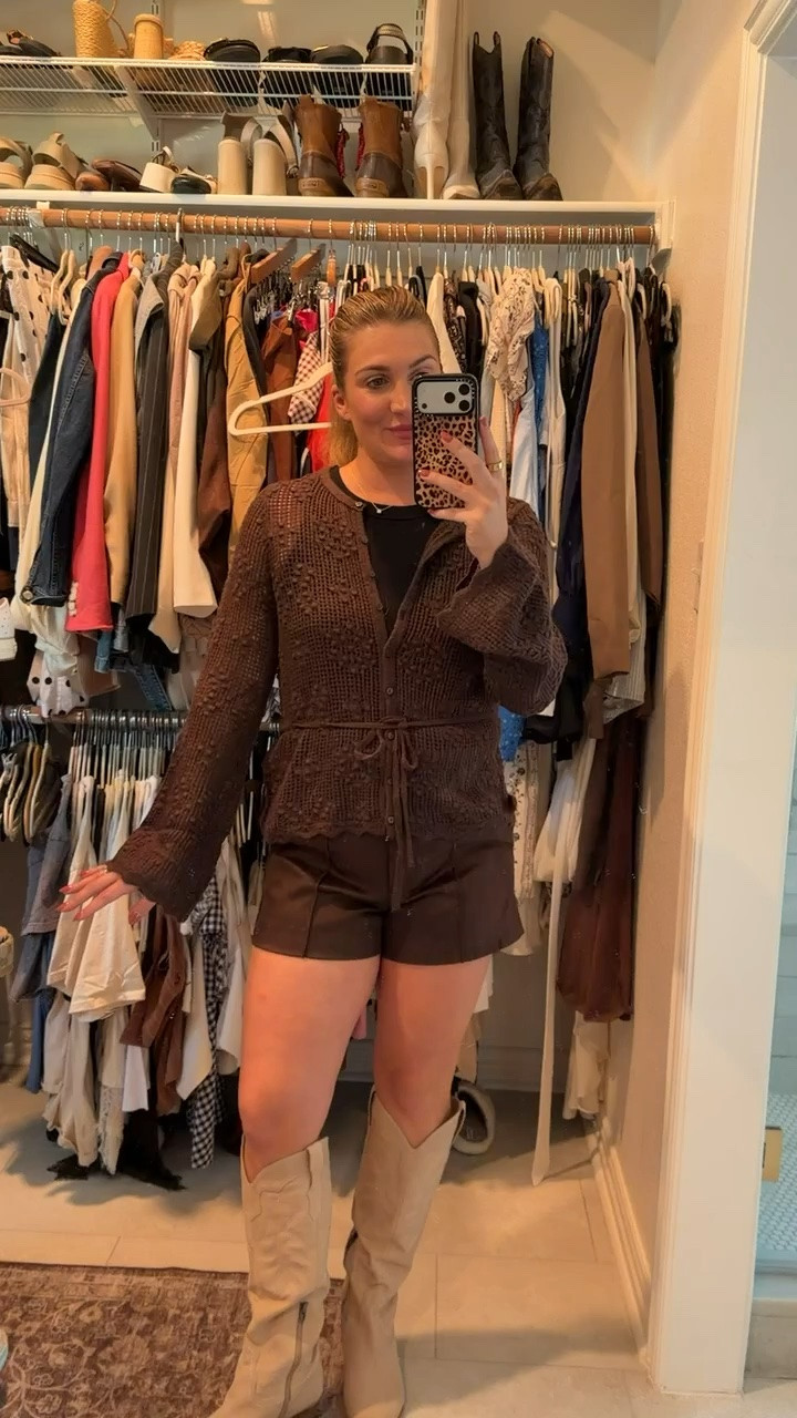 Abercrombie sale alert!! Fall favorites on sale happening now 🤎

Fall fashion, Abercrombie outfit, Abercrombie sweater, sweater outfit, sweaters for fall