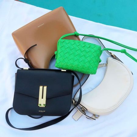 Winter handbag capsule 💕❄️ loving hobo bags and small shoulder bags 💕❄️

#LTKstyletip #LTKGiftGuide #LTKitbag