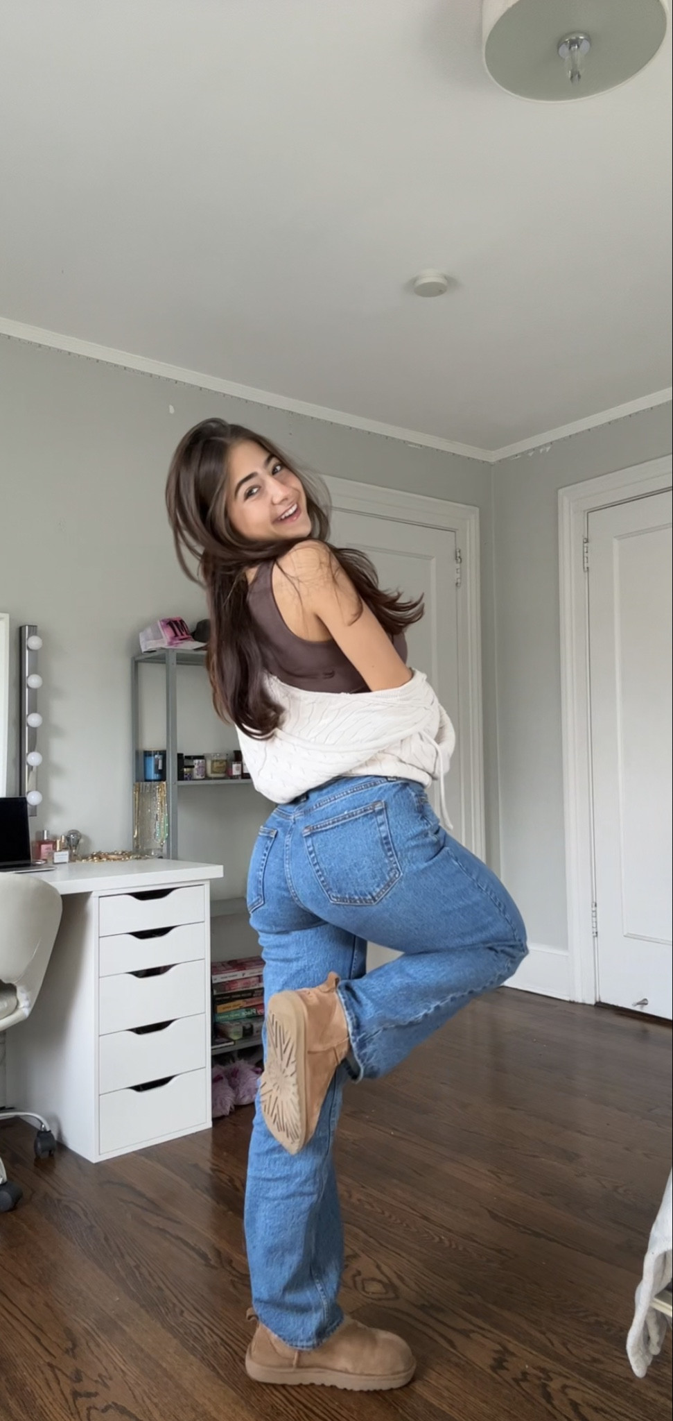 top: small
sweater: brandy melville (ayla cable knit sweater)
jeans: 24