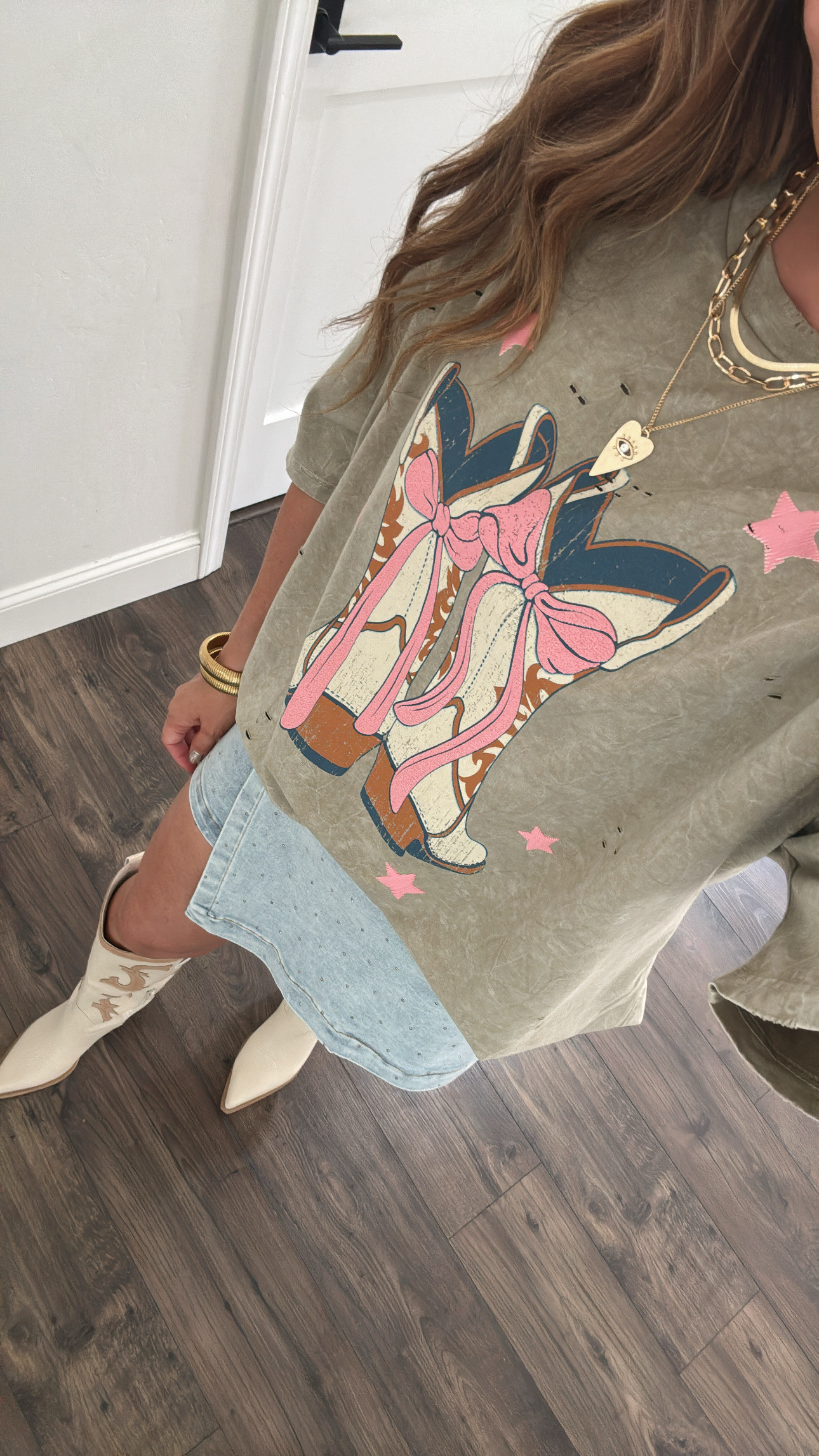 Stagecoach ready🐎 40% off these finds with code: BrittH @pinklily  #ad

pink lily, pink lily sale, sale alert, country concert outfit looks, cowgirl boots, skirts, shorts, denim shorts, hat, ball cap, trucker hat, style ideas, Britt Horton 

#LTKFindsUnder50 #LTKStyleTip #LTKSaleAlert