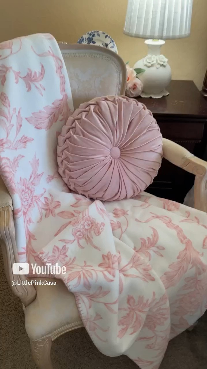 Sale Alert!👇Laura Ashley pink roses blanket is my favorite home find this winter and it’s on sale again!! 

gifts for her 

#LTKWatchNow #LTKHome #LTKGiftGuide