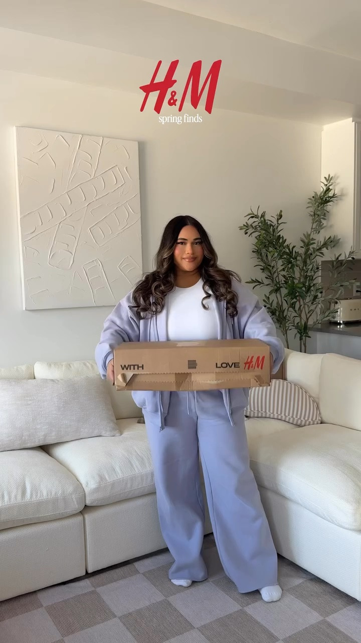 So many good finds at h&m this spring!🌷🛍️

Drop the word ‘SPRING’ below and I’ll send you the deets 💌

H&M Haul, Spring Finds, New in H&M, Try-On Haul, Everyday Outfits, Size Large Fashion, OUTFIT, Style, Fresh Spring Looks,
Affordable Fashion

#hmhaul #hmfinds #springfashion #clothinghaul #springstyle

#LTKPlusSize #LTKootd #LTKMidsize