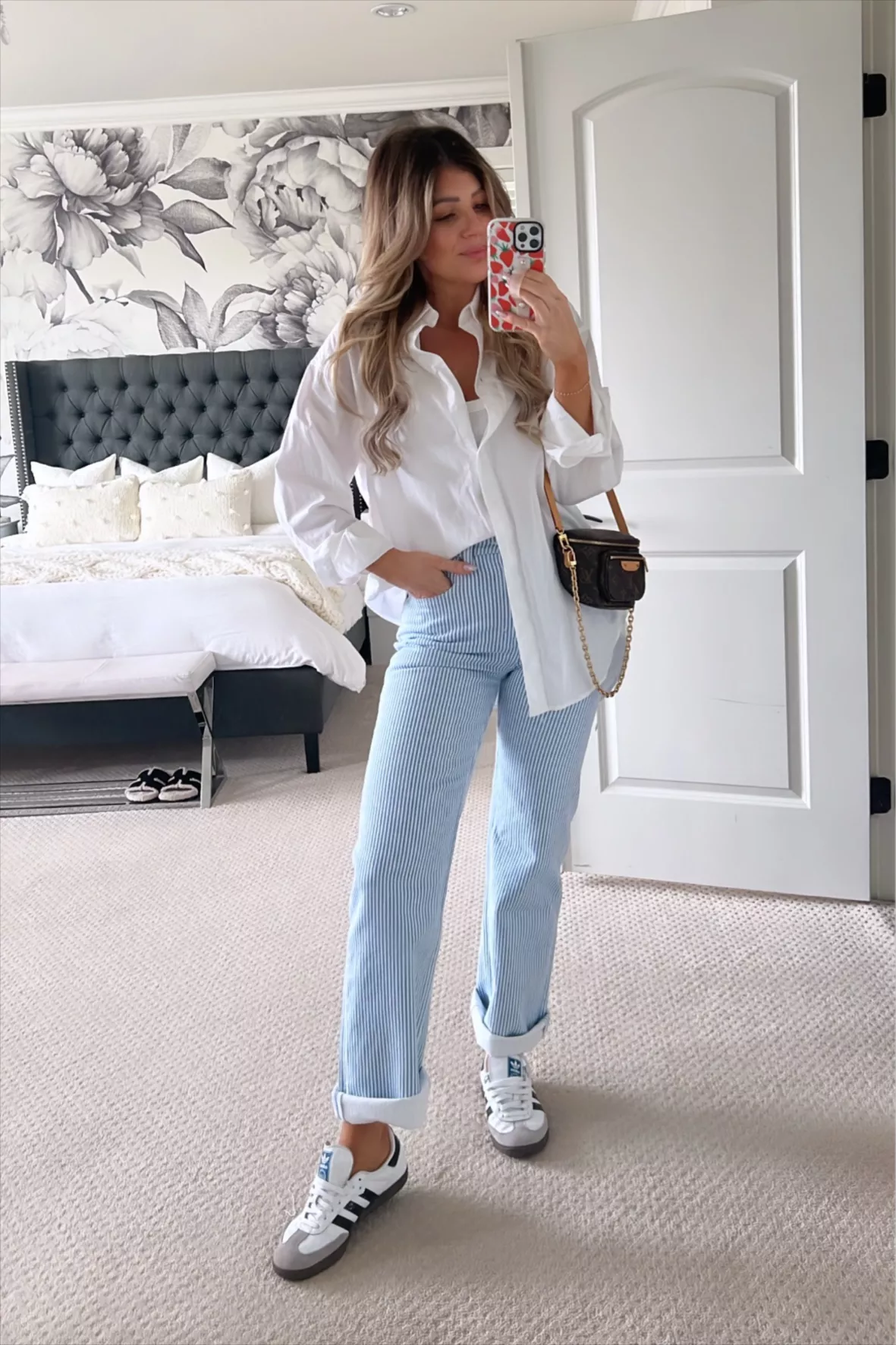 White Leggings Relaxed Spring Outfits (4 ideas & outfits)