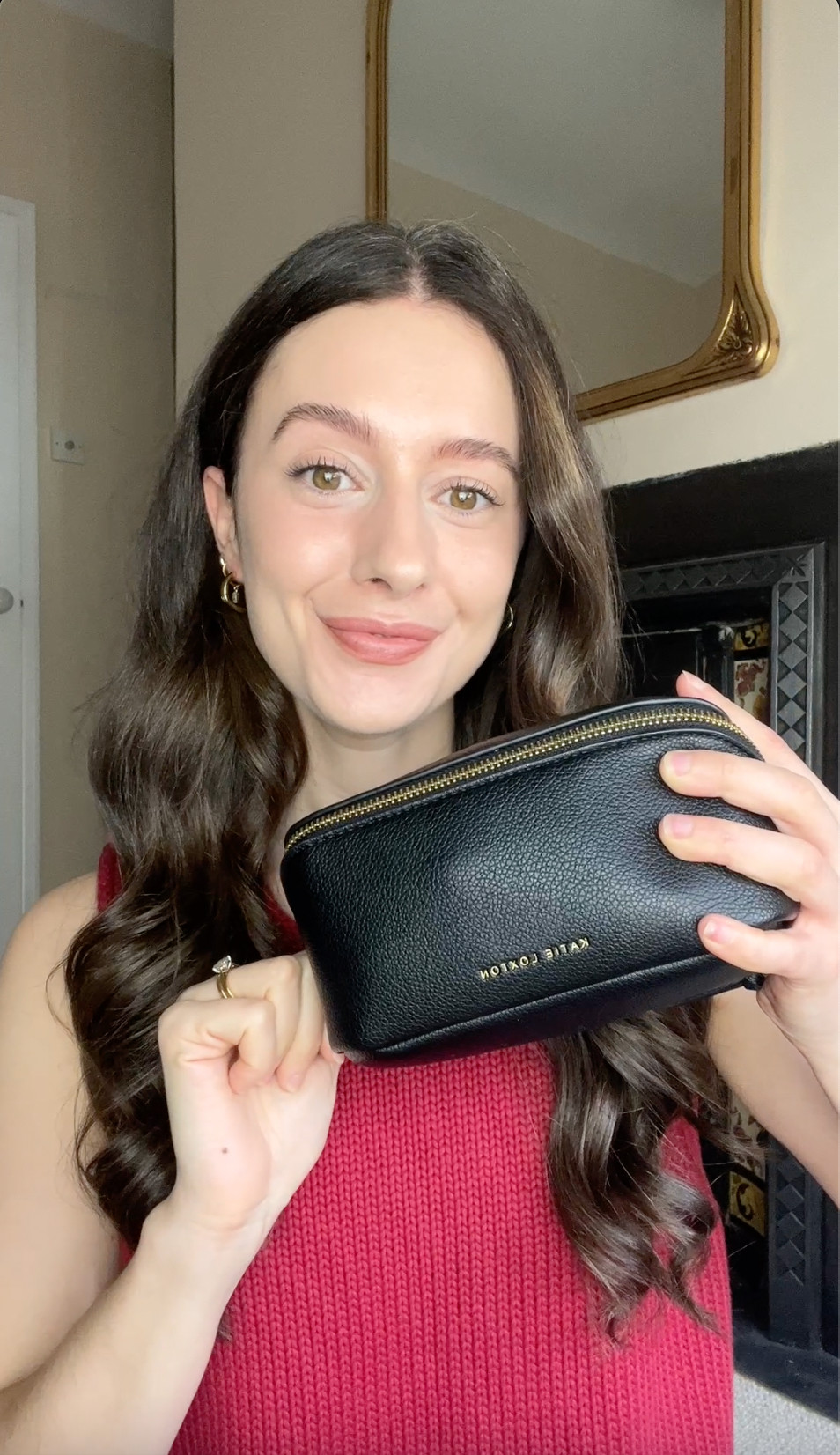 Quick fire what's in my makeup bag 

 #LTKuk #LTKwinter #LTKeurope