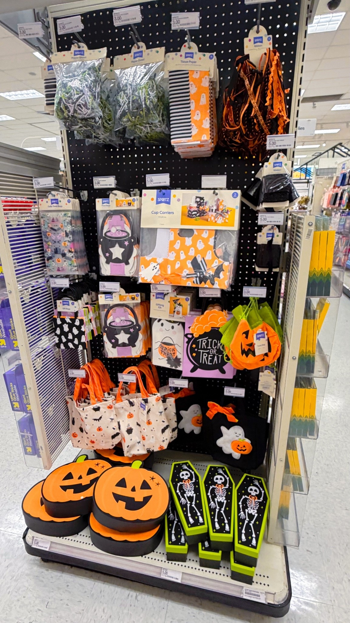 so many cute little target halloween finds for just $3 + $5! 🎃👻 these would be perfect for boo baskets, teacher gifts, halloween party favors or little spooky season happies 🧡

#targetfinds #targethalloween #halloweenfinds #boobasketideas #halloweengifts #halloweenparty

#LTKSeasonal #LTKHome #LTKKids