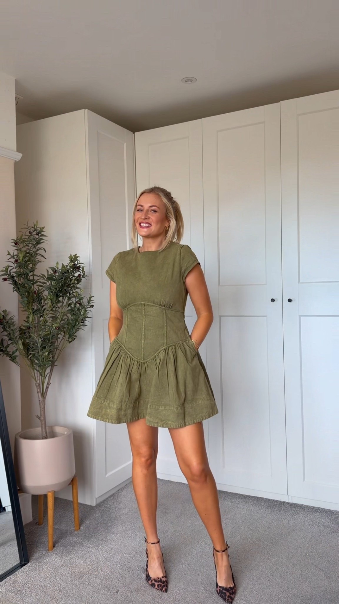 Love this dress! Wearing size 10 xx 