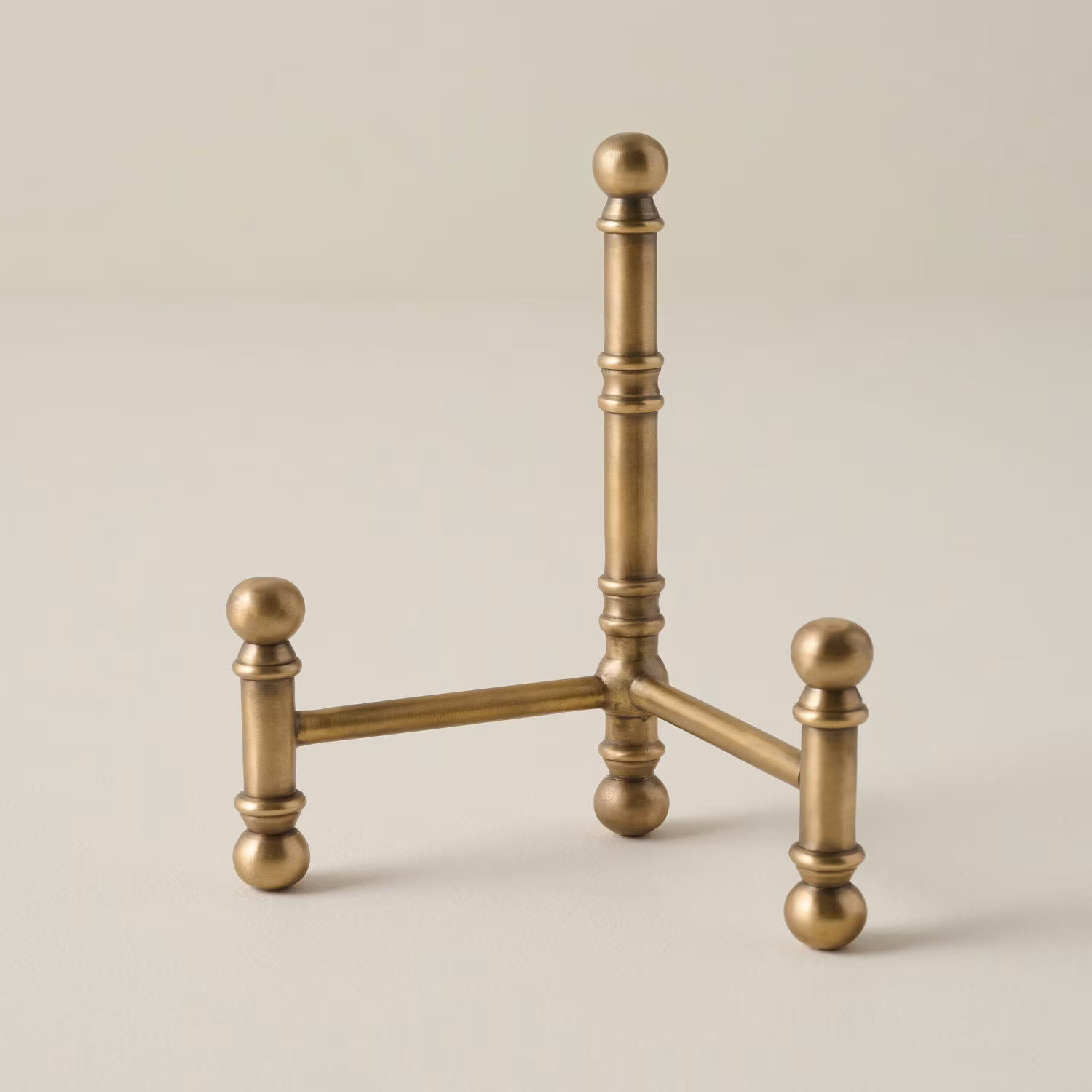 Arthur Antiqued Brass Photo Easel | Magnolia