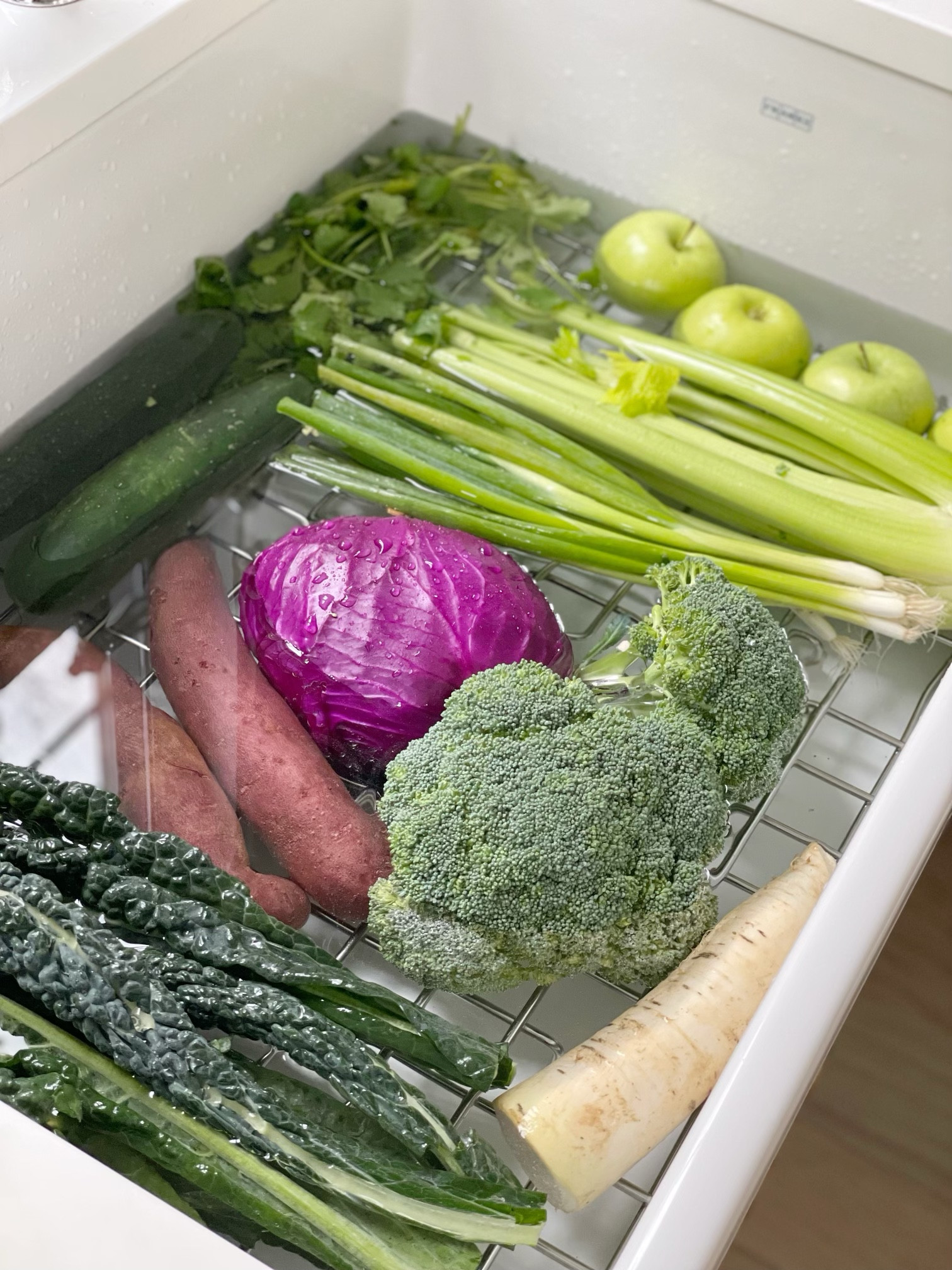 have recently started soaking produce in grapefruit seed extract. how do you wash your fruits and veggies?

#LTKhome