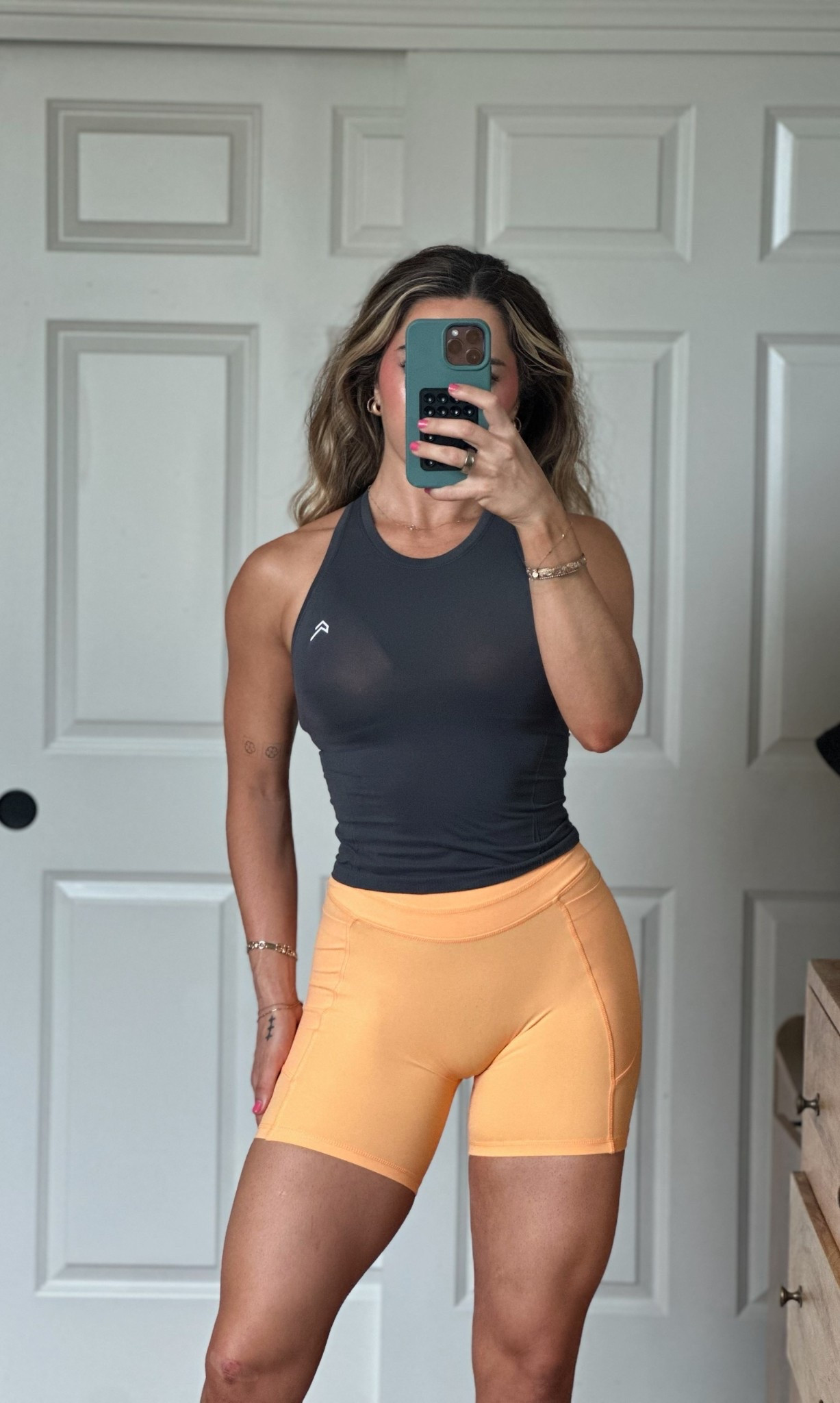 Another Oner look! Love the fit of the seamless fitted vest tank top ✨ So flattering! Use KKFIT to save!

#LTKStyleTip #LTKFindsUnder100 #LTKActive