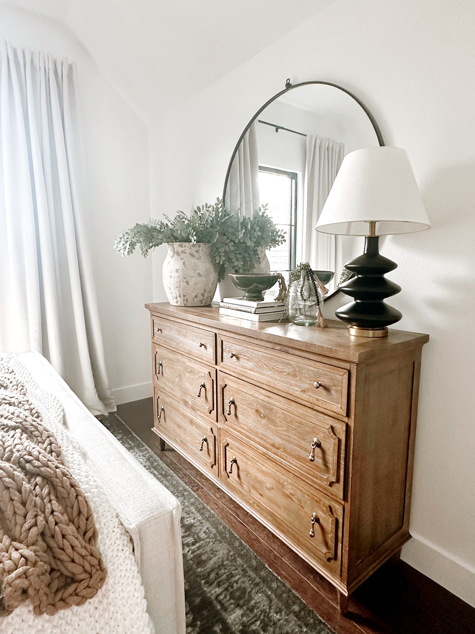 Dresser bedroom guest room 