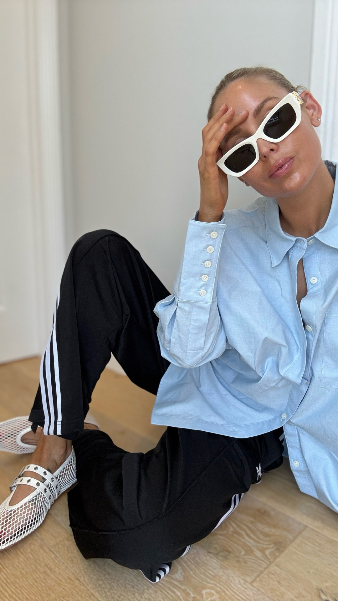 The best shirt is back! I’m a 8-10 & purchased it in a size 14. Mine is the older version, but this new shade of chambray is perfection!! 

#LTKaustralia #LTKstyletip #LTKworkwear