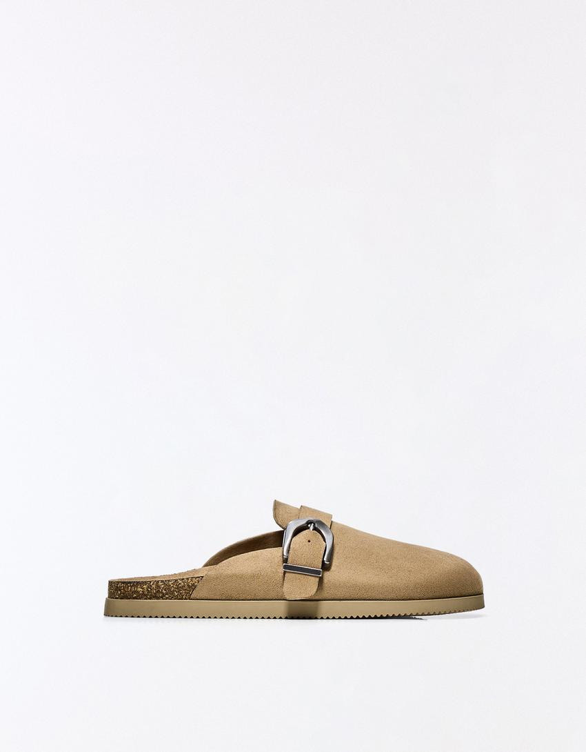 Clogs with buckle detail - Women | Bershka UK