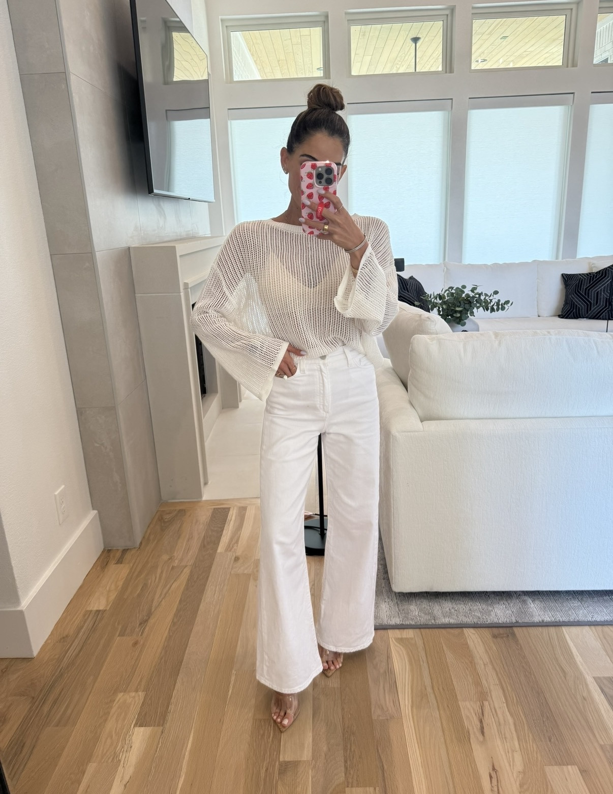 Petite friendly white jeans 

#LTKPetite #LTKSaleAlert