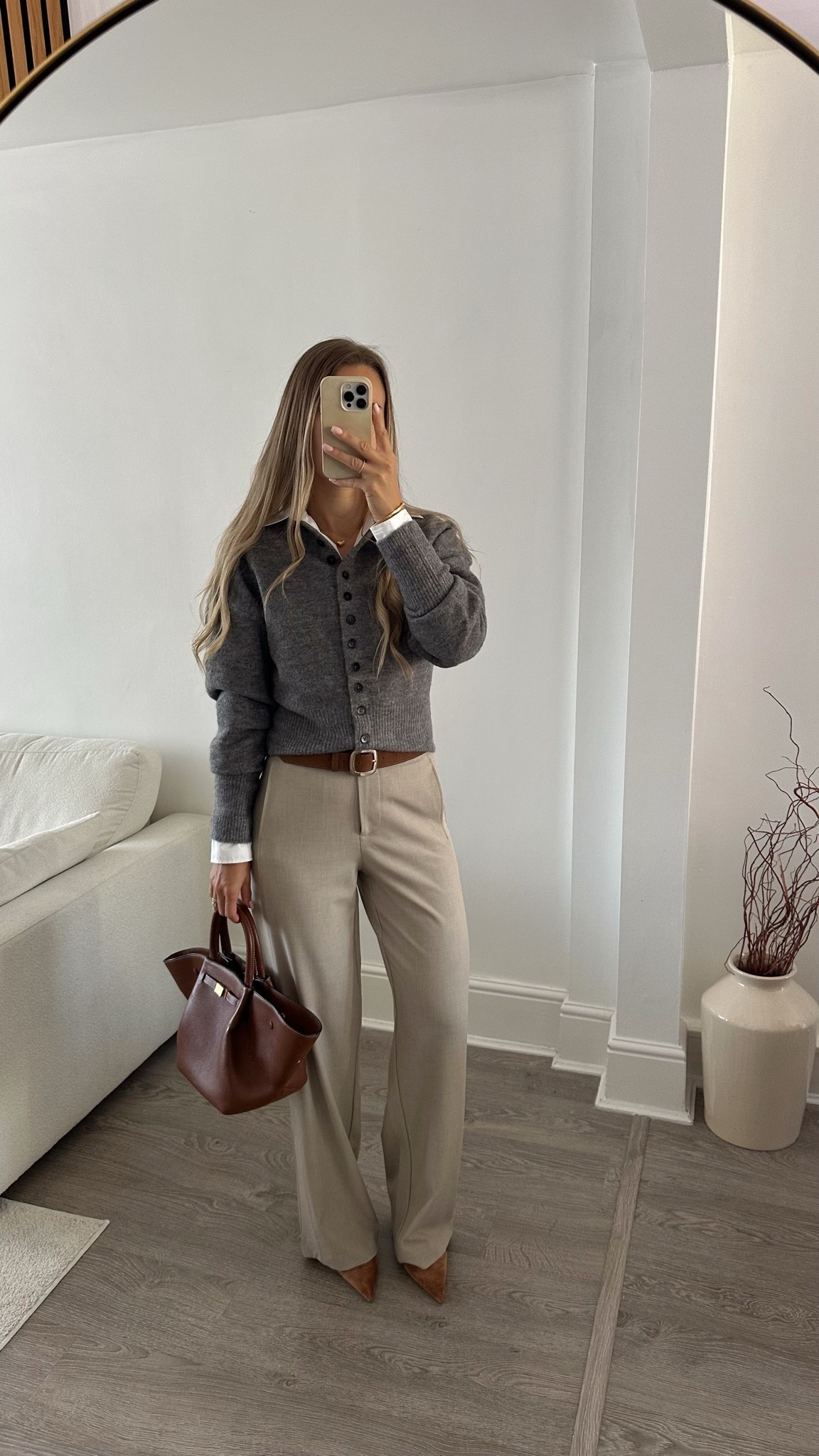 An easy, chic autumn combo 🤎 A cosy grey cardigan and those gorgeous, versatile trousers✨

#LTKuk #LTKeurope #LTKautumn