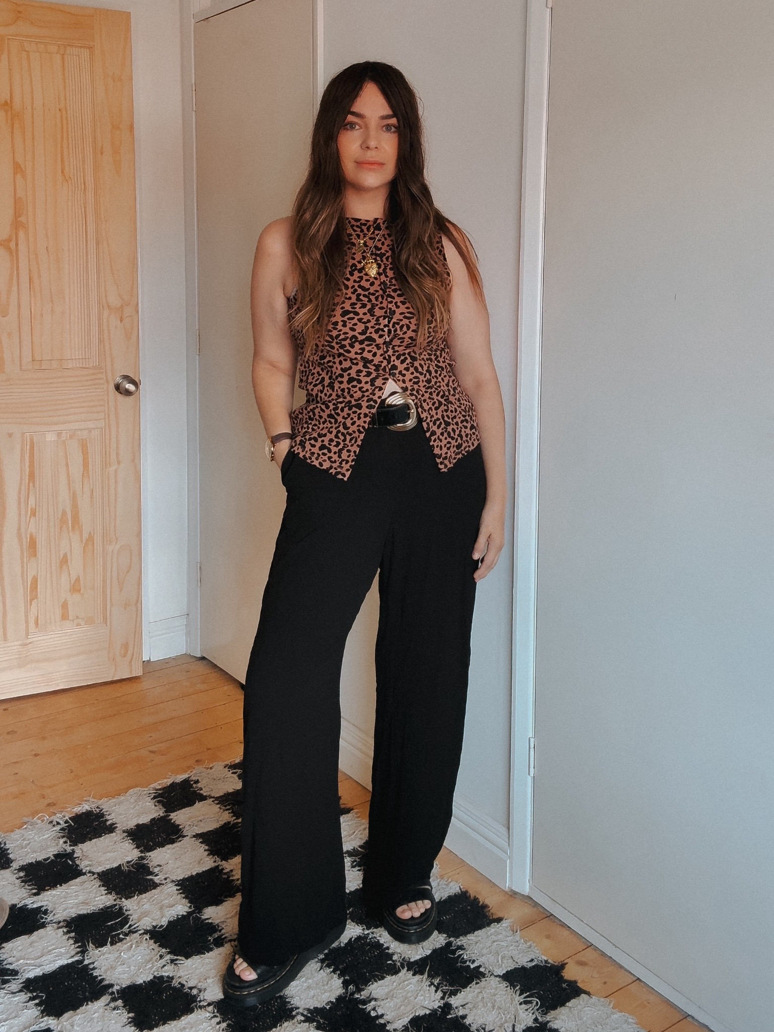 Autumn outfits 

Autumn/summer, transitional outfit, New Look, linen trousers, trousers, black trousers, leopard, leopard print, vest 
 

#LTKuk #LTKautumn