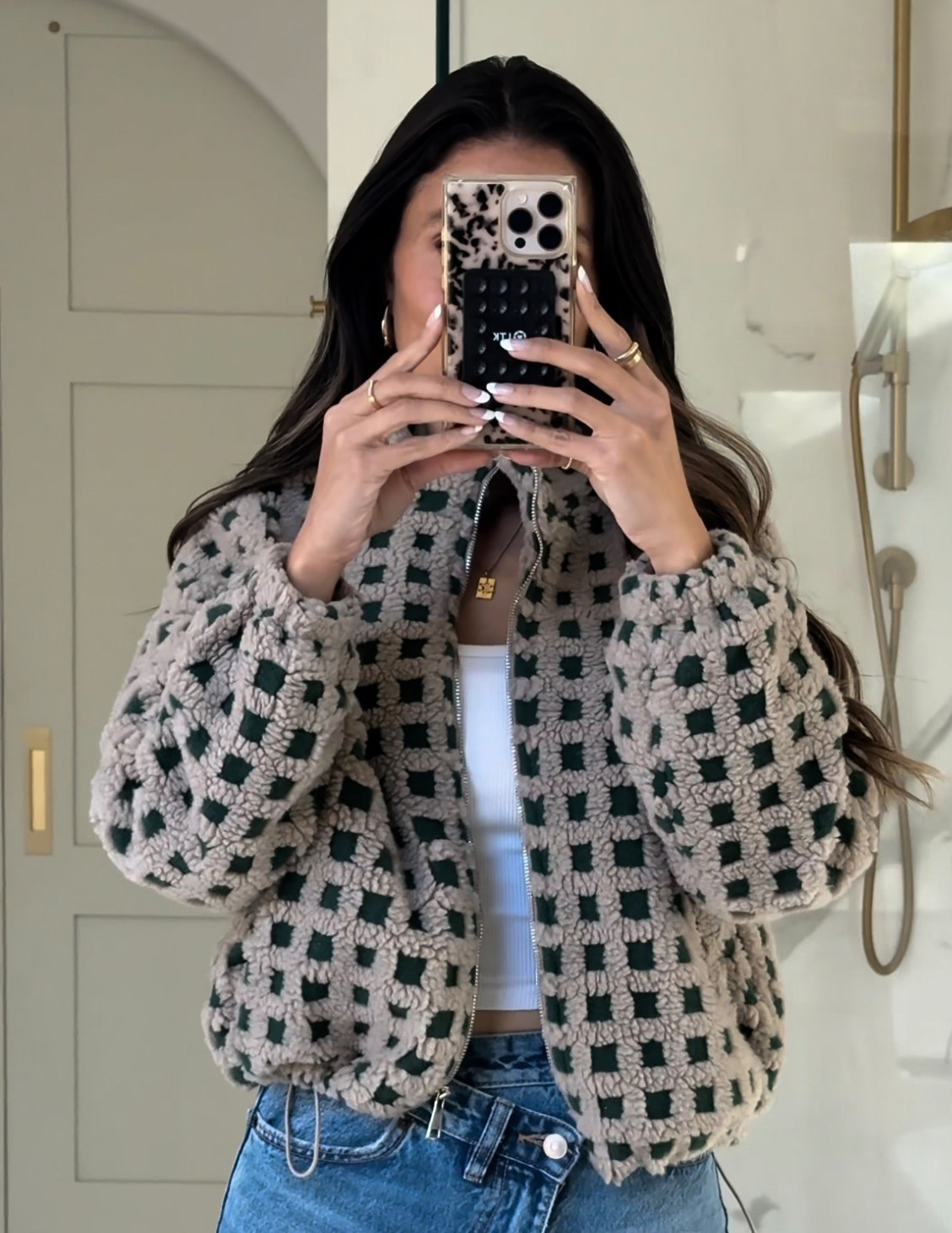 Scroll to shop!! Follow for more!!! Xo! ✨

#LTKFindsUnder50 #LTKFindsUnder100 #LTKgrwm