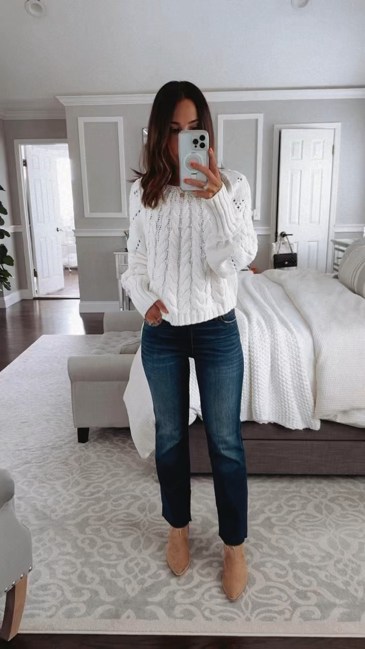 Another pair of jeans you’re going to love from the sale! KUT from the Cloth are the best jeans if you ask me this year, they’re soft and they’re like the cutest styles so if you like an subtle ankle flare, these are amazing Sized down to a 0. 

#LTKSummerSales #LTKStyleTip #LTKxNSale