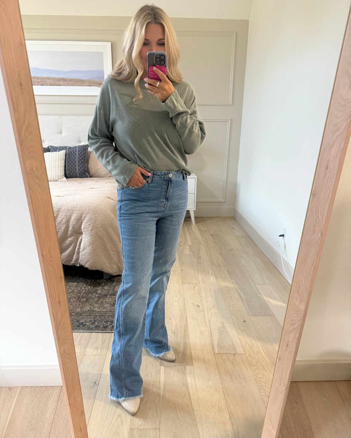 Living in this Walmart tee lately. It’s comfortable, flattering, and goes with everything 🫶 

 