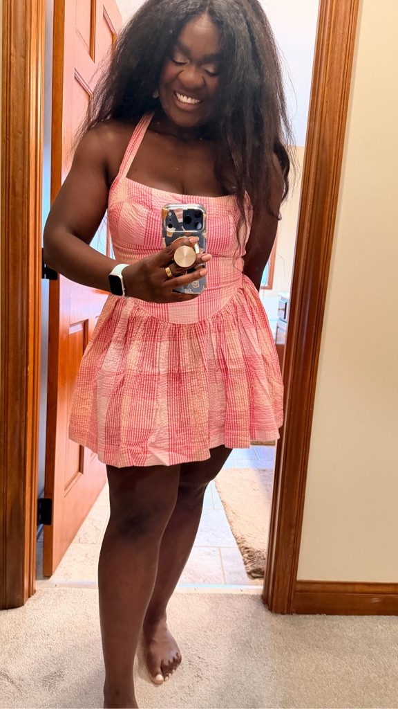 My most complimented dress ❤️❤️🩷🩷

#freepeople 
#springdress
#dress
#midsize
#midsizefashion
