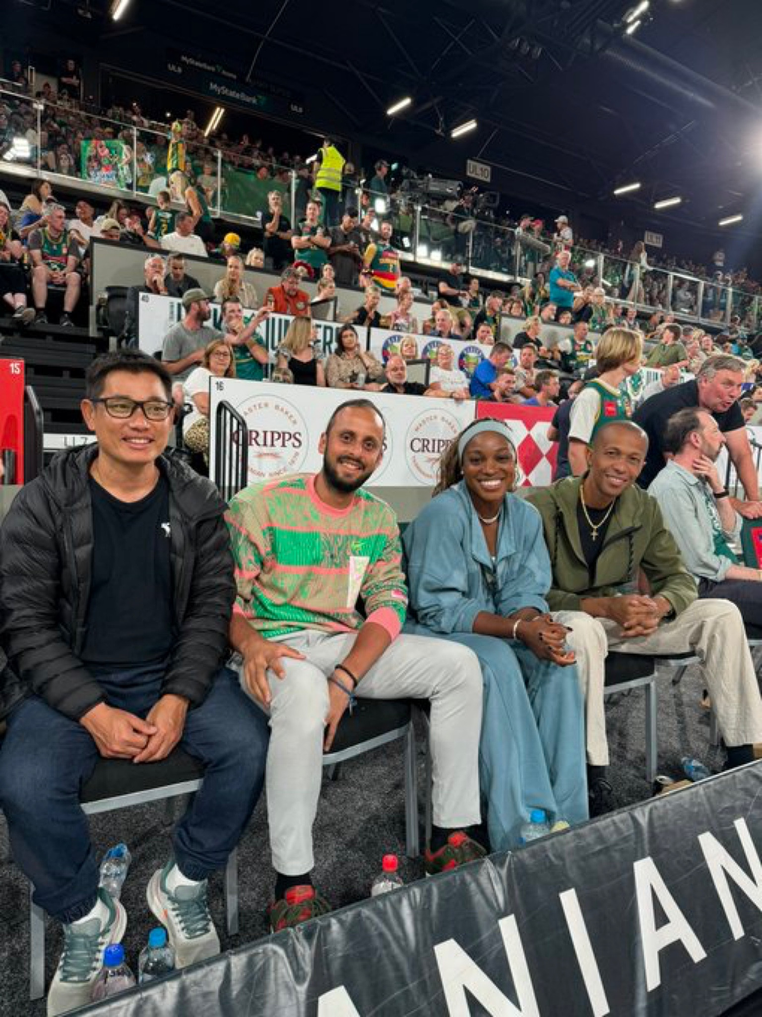 Fun first night in #Hobart! 

#LTKaustralia #LTKfindsunder100 #LTKtravel