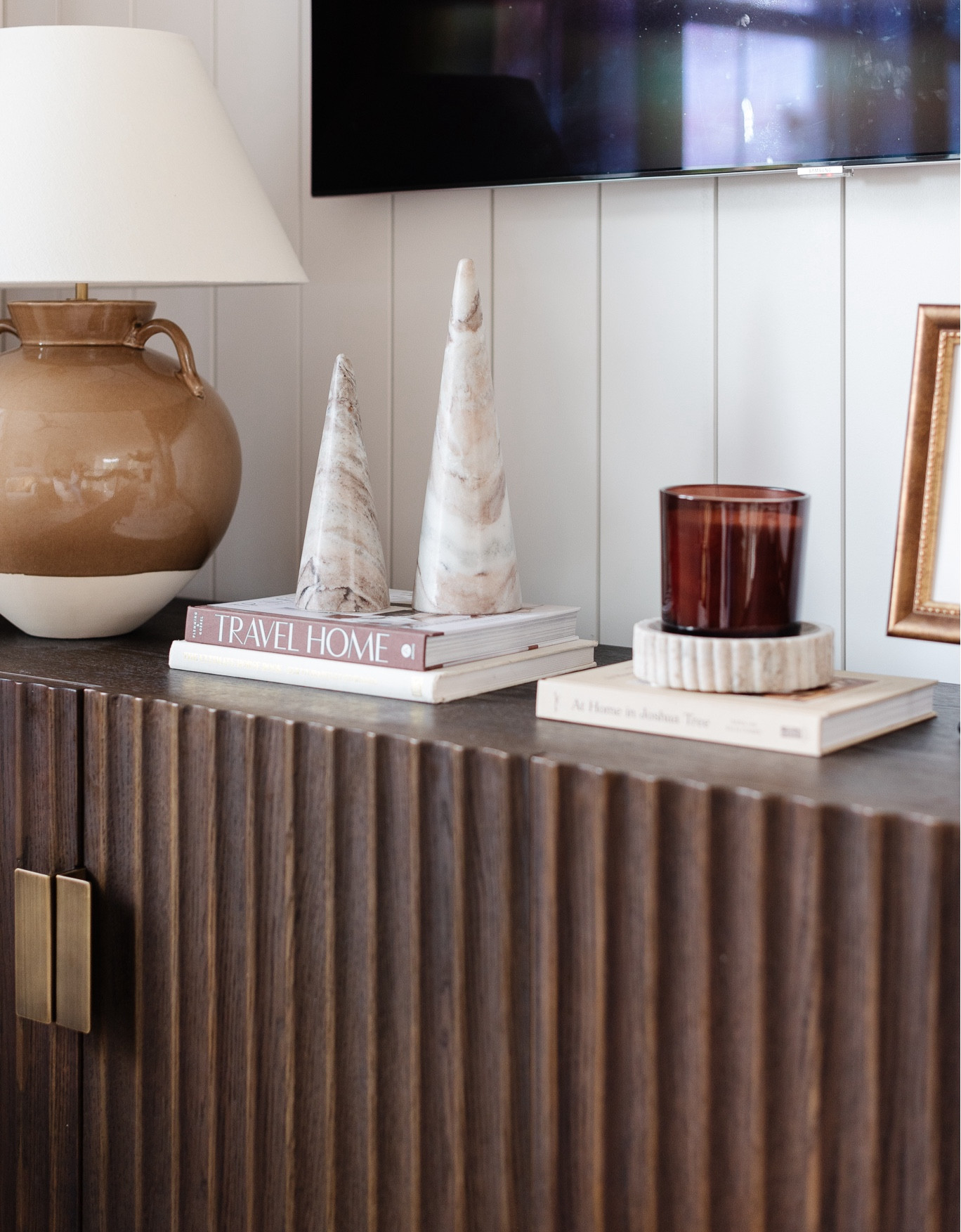 Love these new marble Christmas trees from target!

Christmas, holiday, Christmas decor, consult table, media, lamp, target, coffee table, books 


#LTKHoliday #LTKHome