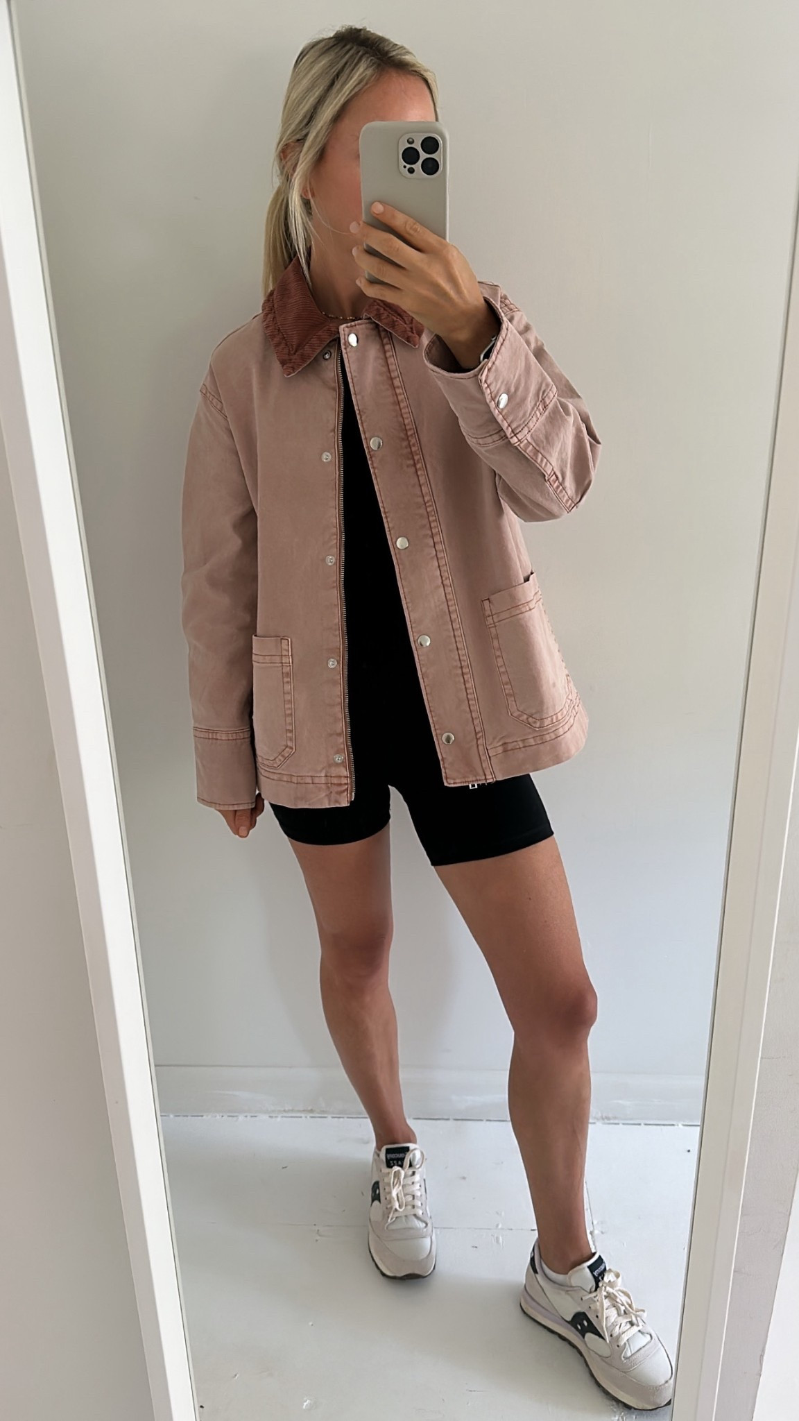 cooler morning walks to school, threw on this new barn jacket 🤎 

#LTKFindsUnder100 #LTKStyleTip #LTKFindsUnder50