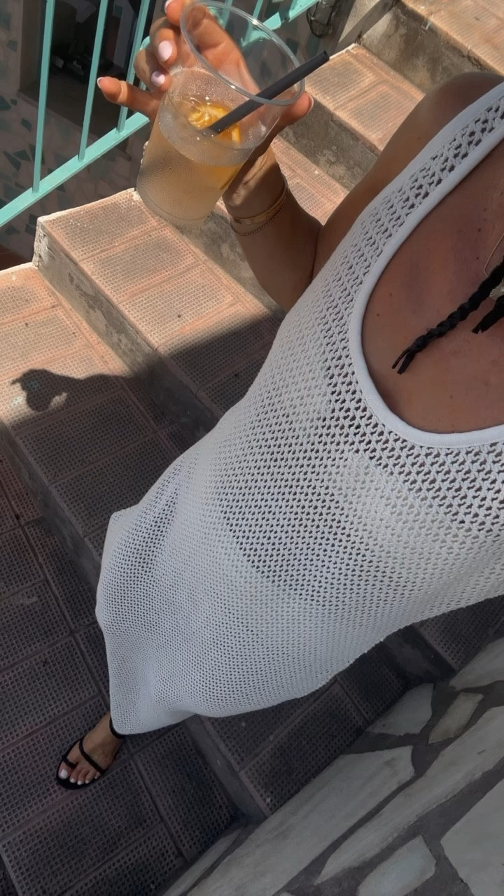  Crochet beach coverup 
Short gal friendly 
Wearing an Xs 

#LTKOver40