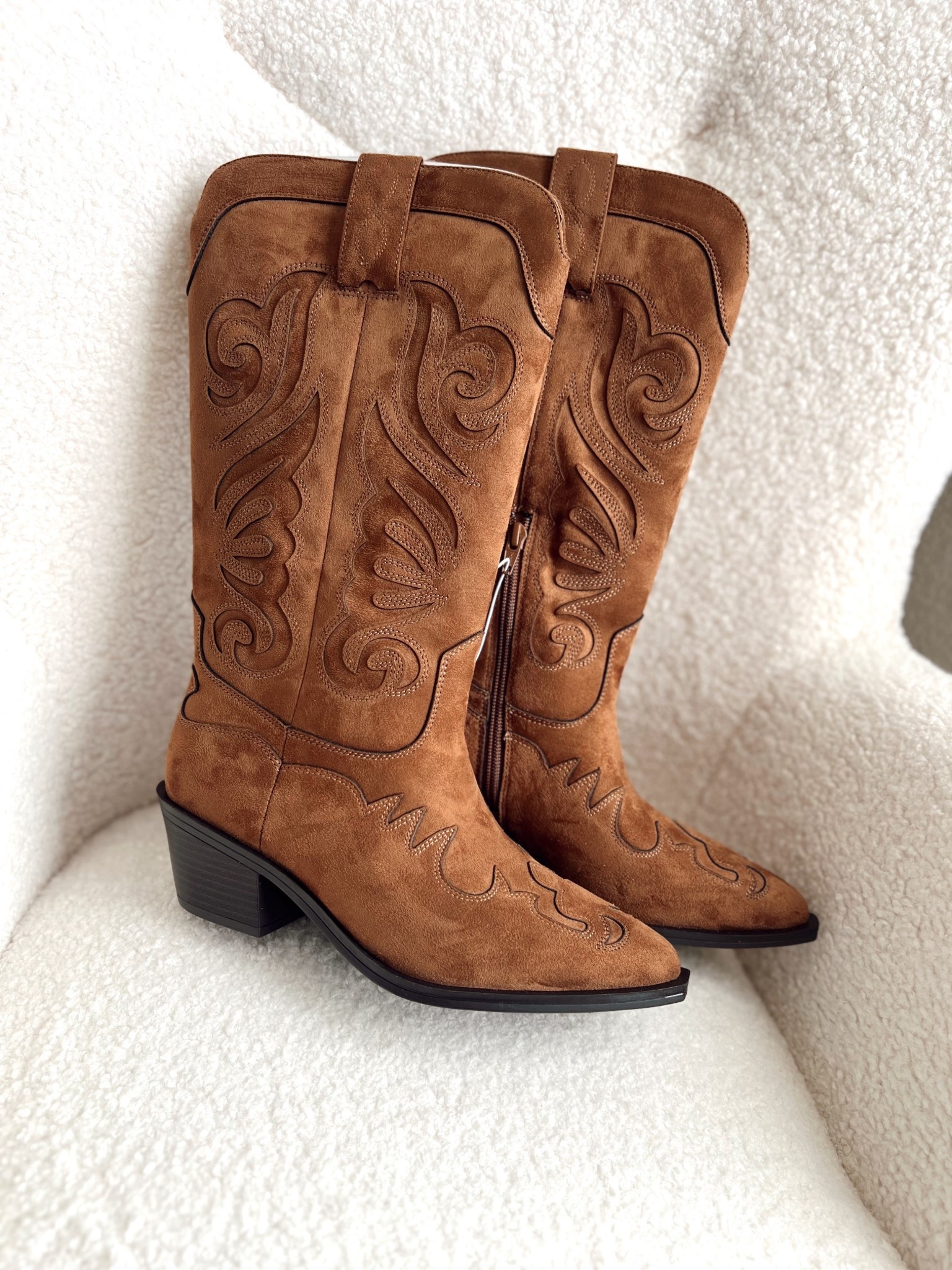  ✨Tap the bell and ❤️ for over 40 fashion, midlife style, midsize fashion and luxury looks for less. 

Target 30% off all
Shoes! Ends today!

👑"Helping you look good, feel good!" - Lindsey Denver


Western boots, knee high boots, Early fall fashion, fall outfit inspo, fall outfits 2025, fall OOTD, midlife fall style, belly friendly outfits, fall style for women over 40, midsize fall fashion, fall wardrobe refresh, September style, fall transition outfits, Amazon fall finds, affordable fall fashion, fall capsule wardrobe, fall style tips, under 100 style, fall style inspo, fall trends 2025, effortless fall style, cozy chic fall, OOTD fall edition, Amazon fashion finds, outfit ideas for fall, style for midlife, chic and comfy, fall fashion on a budget, everyday fall outfits, layered fall looks, fall closet goals, wardrobe upgrade


Follow my LTK @Over40andmidlife on the @shop.LTK app to view this post and get my exclusive app-only content!

#liketkit 
@shop.ltk
https://liketk.it/5lwFH

Follow my LTK @Over40andmidlife on the @shop.LTK app to view this post and get my exclusive app-only content!

#liketkit #LTKSaleAlert #LTKOver40 #LTKMidsize
@shop.ltk
https://liketk.it/5lwFV