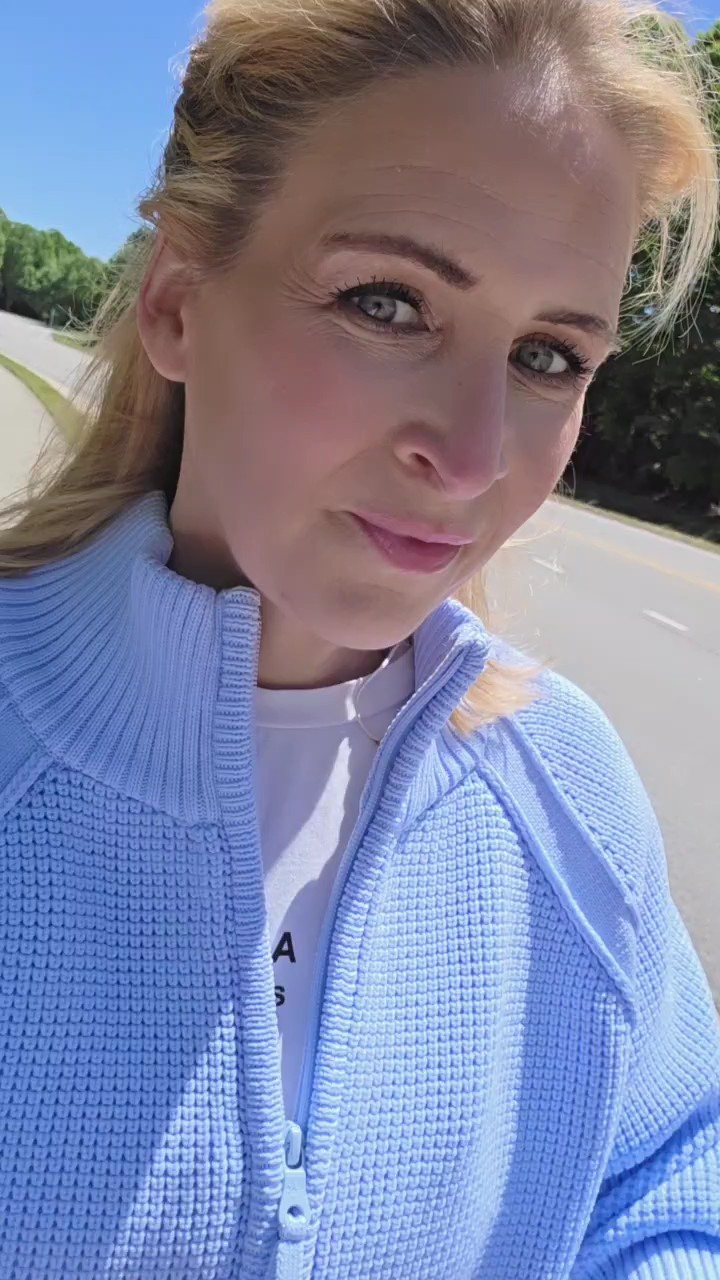 It's blueNeed I say morePerfect for 3 mile walk

#LTKMothersDay #LTKdayinmylife #LTKfitnessgoals