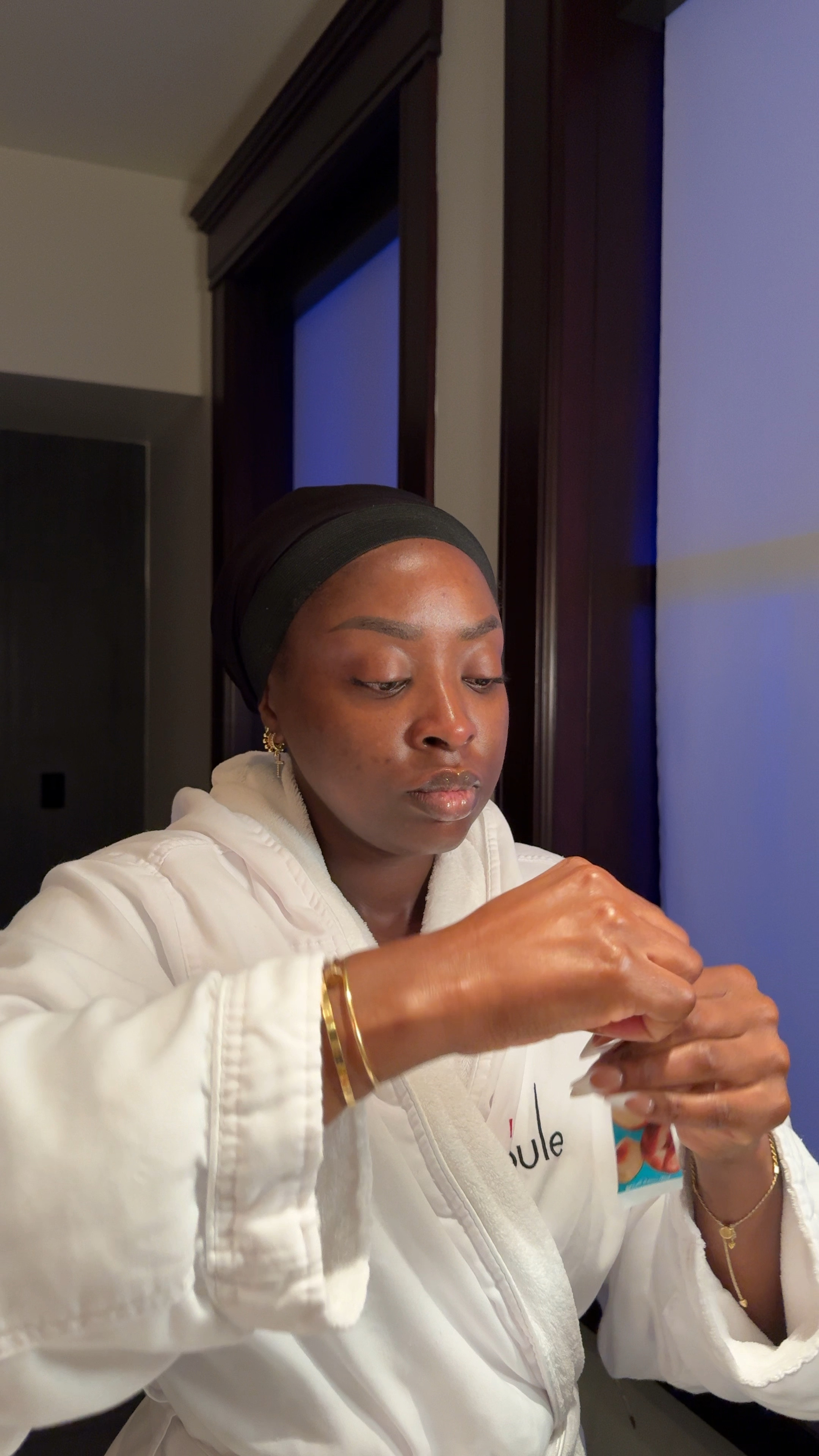 Going to bed at midnight and waking up at 5 AM is taking a toll on me, but I’ll tell you one thing… This hydration multiplier is helping me get through. Tasty and effective! I bought a bag that came in a pack of 16 and I threw some in my suitcase.

#LTKTravel #LTKVideo #LTKCon