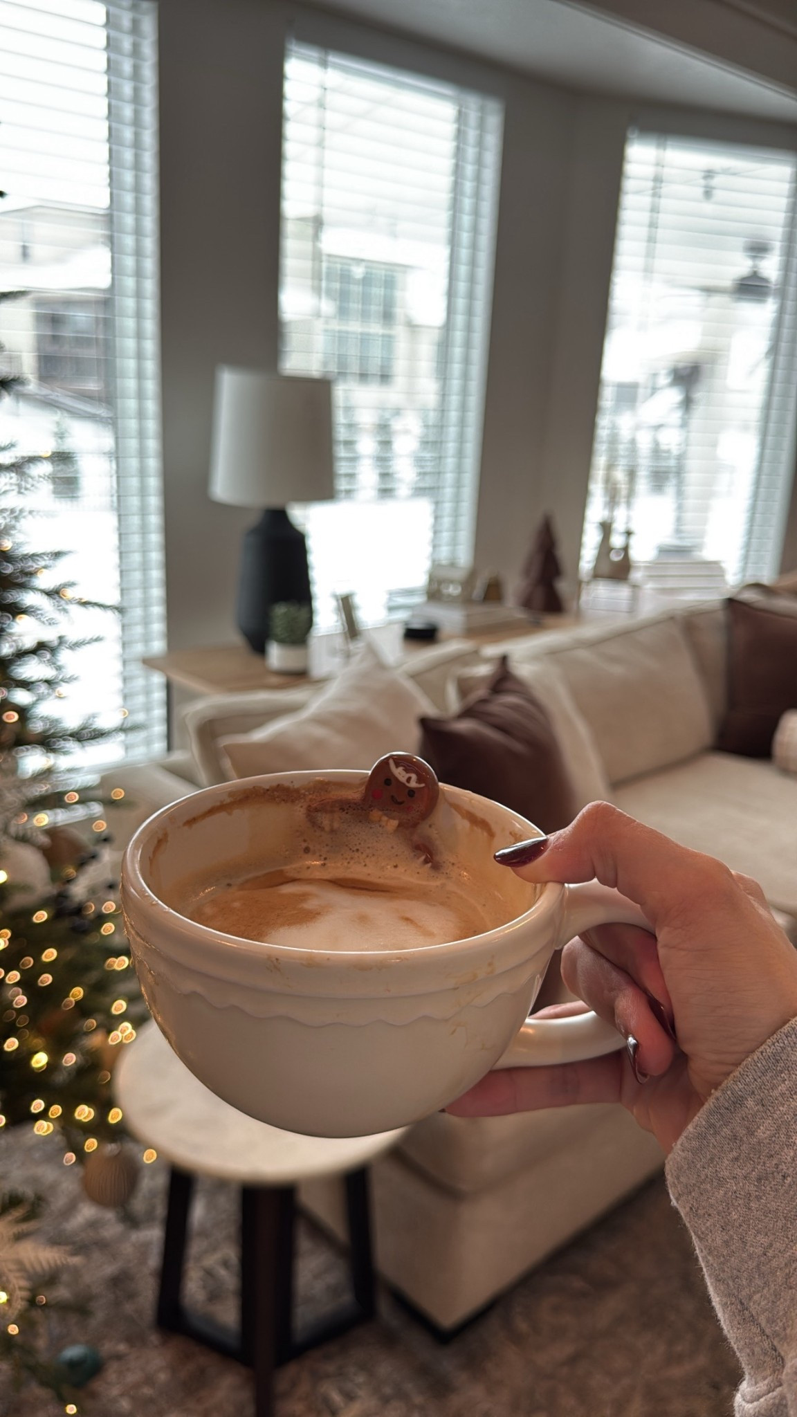 Happy December 1st! 🎄🎅🏻❄️ Love the first snowed in day! Such a cozy vibe! 


#LTKCyberWeek #LTKdayinmylife #LTKmorningroutine