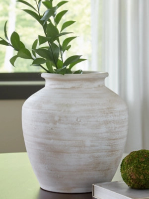 Meadie Terra Cotta Vase | Ashley Homestore