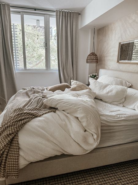 love an undone messy bed ☁️ 

sheets, comforter, duvet cover, sleeping pillows, throw pillows, quilt, throw blanket, neutral bedroom, bedroom decor, bedding

#LTKHome