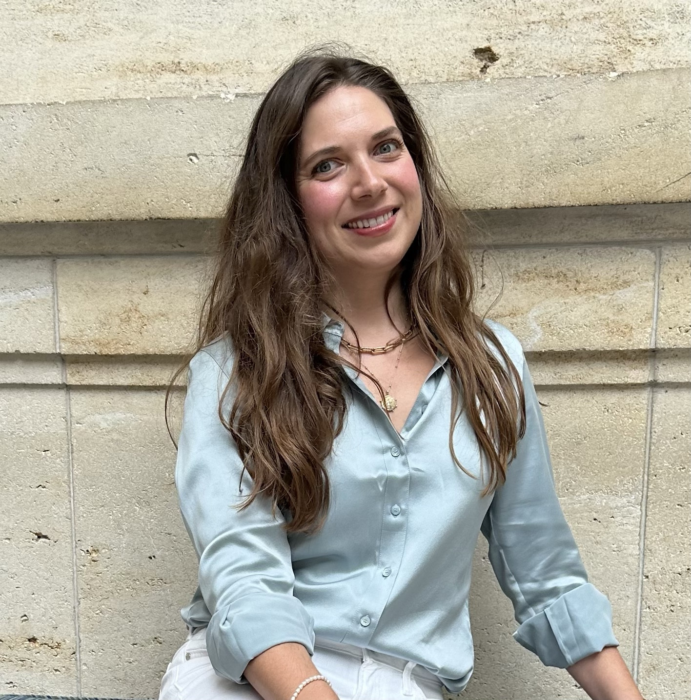 There is nothing like a luxurious and sustainable silk blouse as a timeless wardrobe staple! (Ad) I will be keeping this @shopravella silk blouse for years! #ravella #ladolcevita