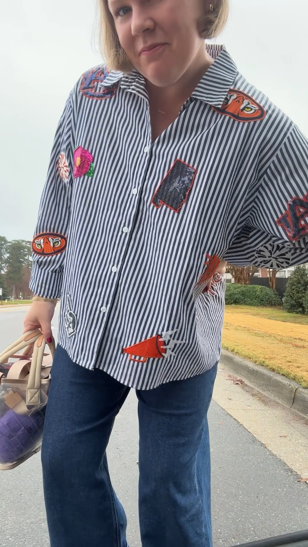 This Queen of Sparkles button down was a show stopper on gameday! So fun! 

#LTKootd #LTKMidsize