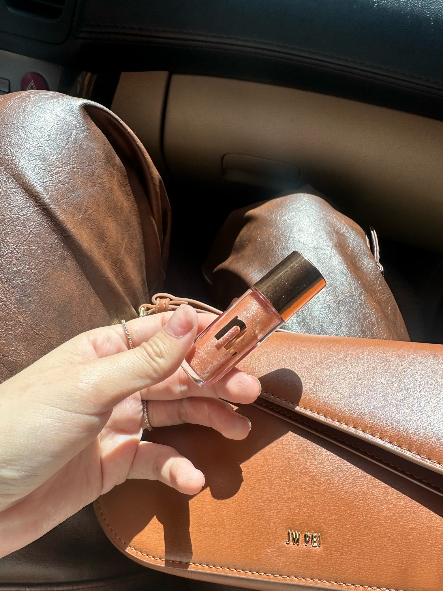 O gloss mais lindo da Nina Makeup ✨

#LTKbrasil #LTKbeleza #LTKguiadepresente